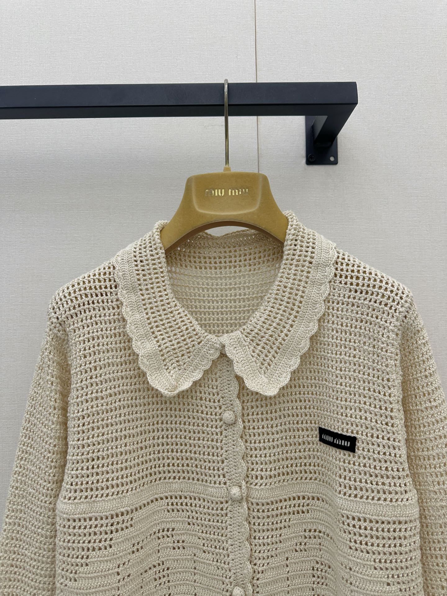 미우미우(MIU MIU) 펀칭 니트 가디건 상의 의류