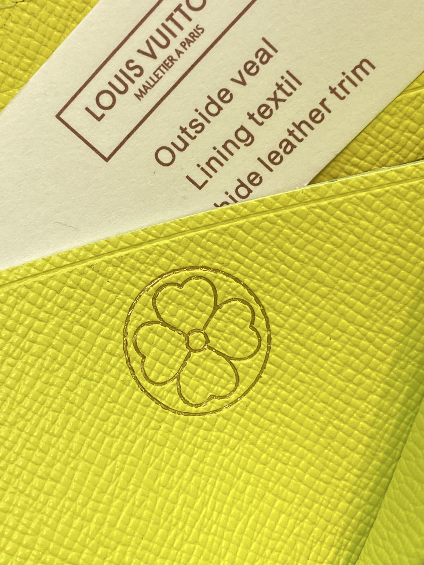 [Louis Vuitton] LV 루이비통 모노그램 Noa 노아 지퍼 코인 퍼스 (레몬 옐로우) 지갑