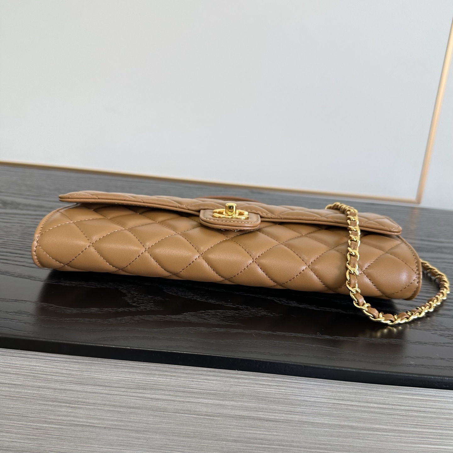CHANEL 샤넬 26A 시리즈 탑핸들 체인 플랩 백 가방