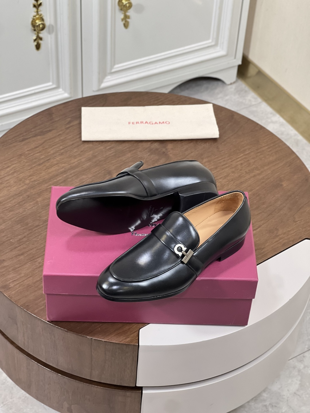 Ferragamo 페라가모 남성 클래식 비즈니스 로퍼 구두 신발
