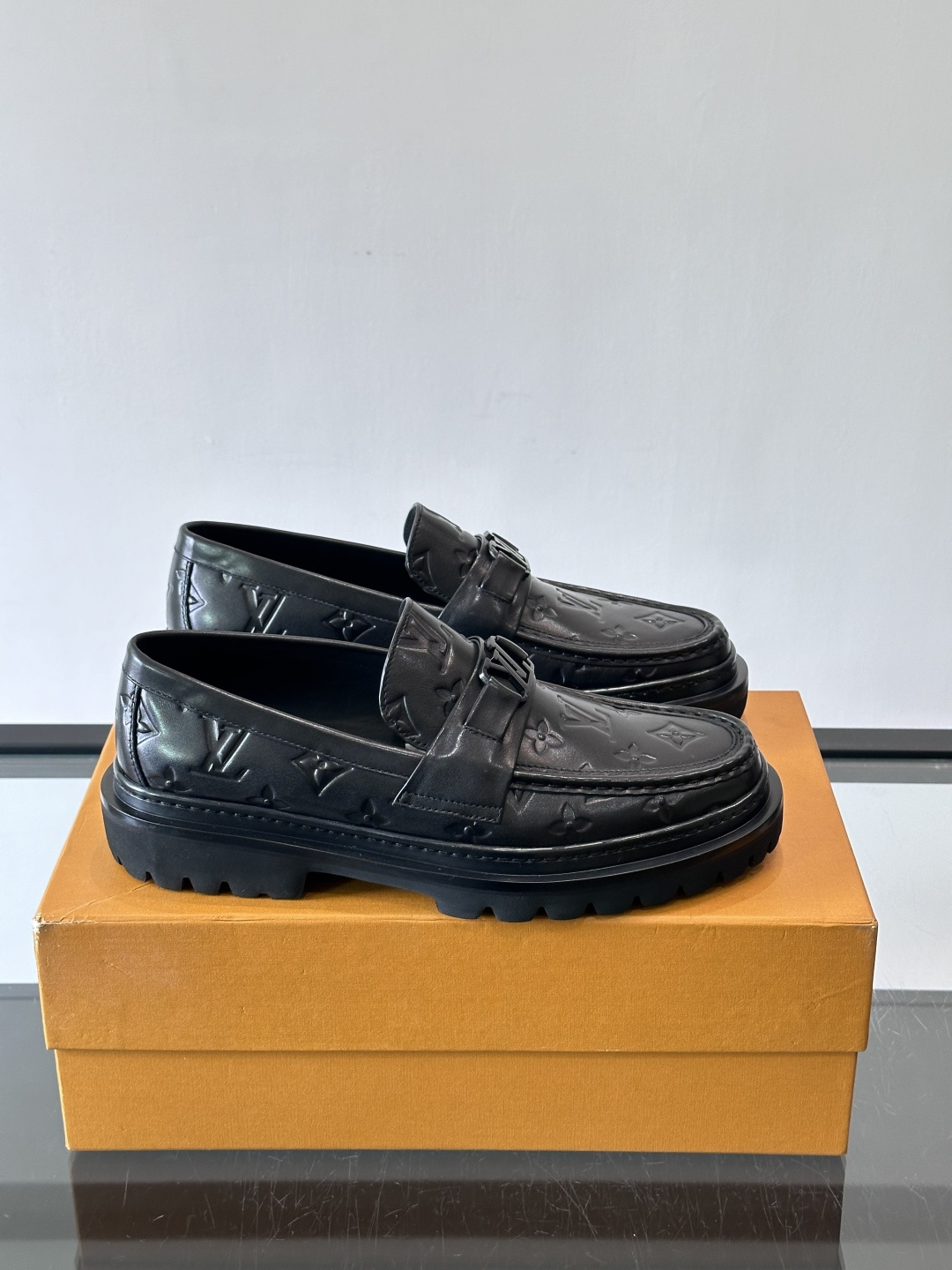 [Louis Vuitton] LV 루이비통 모노그램 레더 로퍼 구두 신발