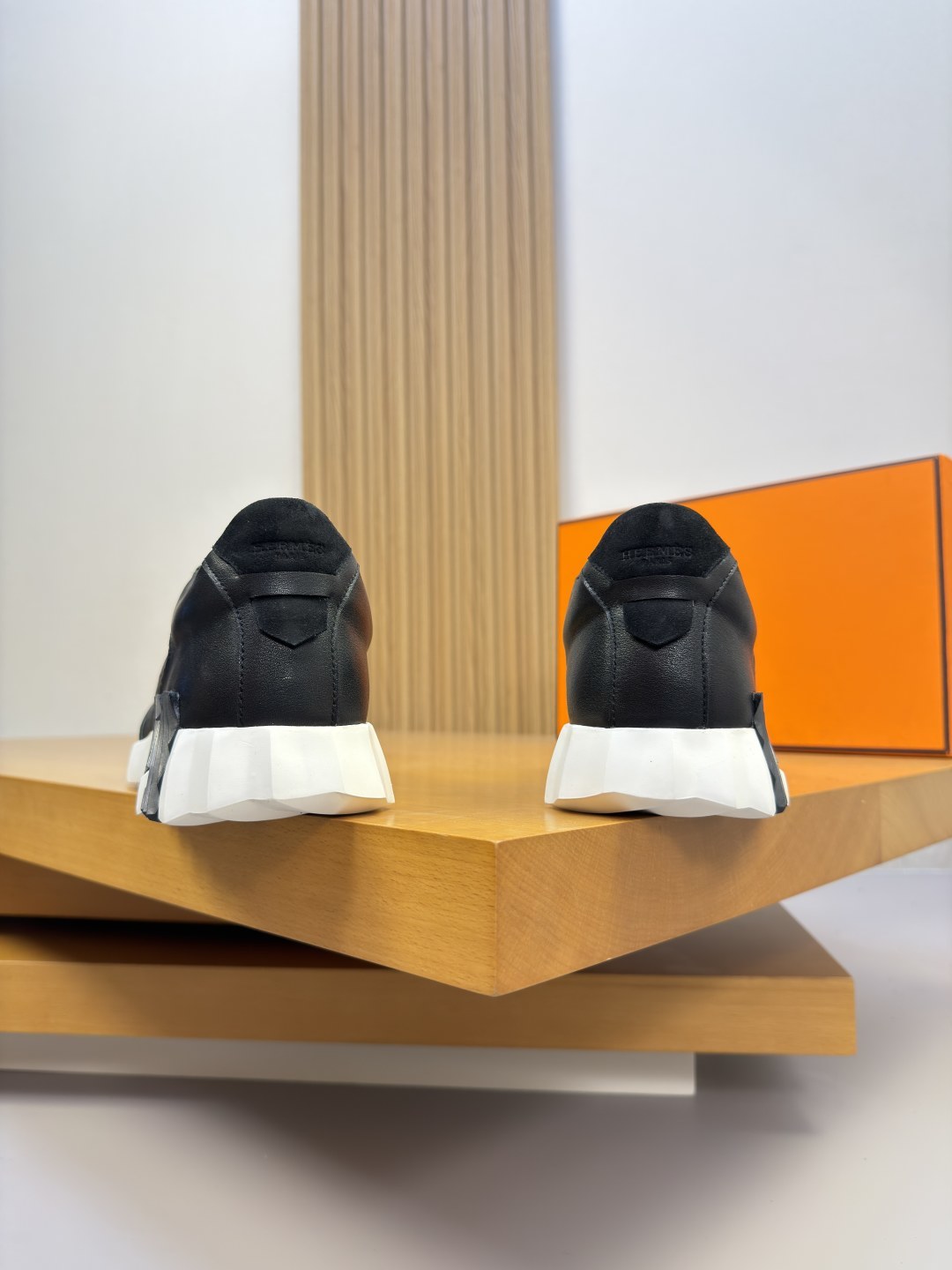 [Hermes] 에르메스 나파 다이아몬드 퍼포레이티드 & 스웨이드 콤비 스니커즈 신발