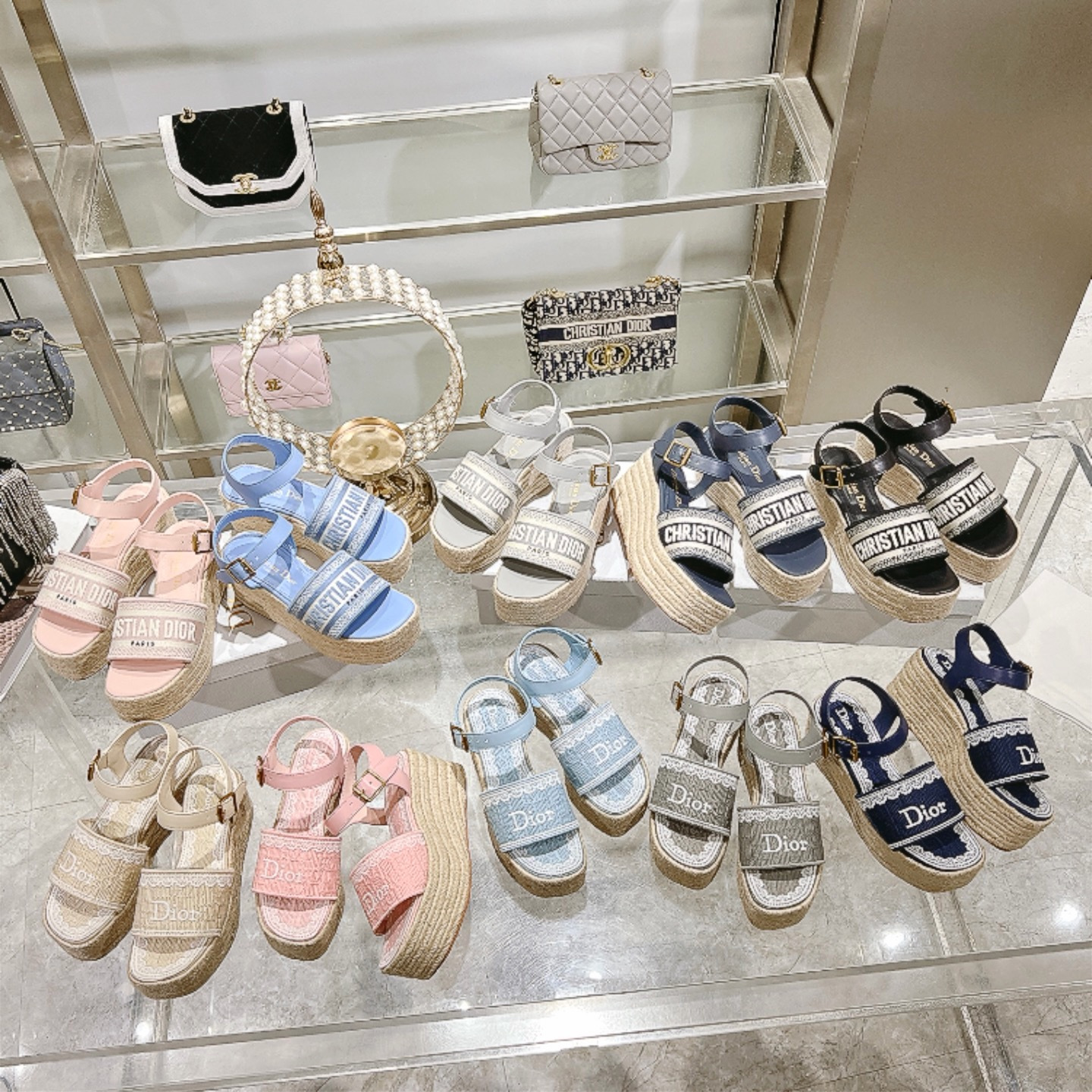 디올(DIOR) Dway 로고 자수 에스파드류 웨지 샌들 신발