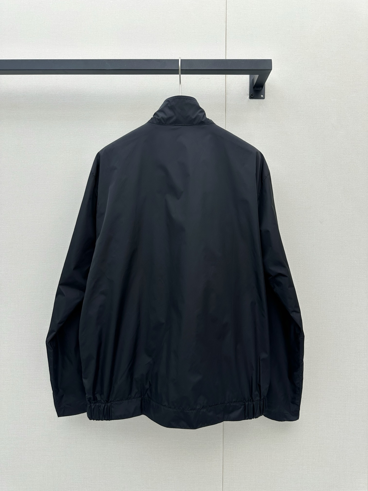 프라다(PRADA) 멀티 포켓 하이넥 나일론 재킷 상의 의류
