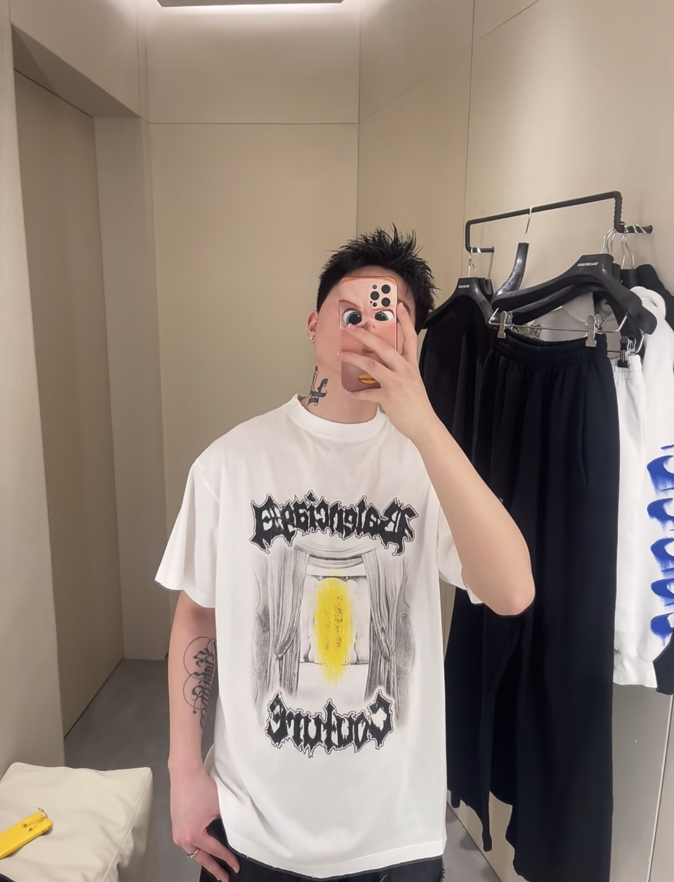 발렌시아가(BALENCIAGA) 꾸뛰르 레터링 반팔 티셔츠 의류