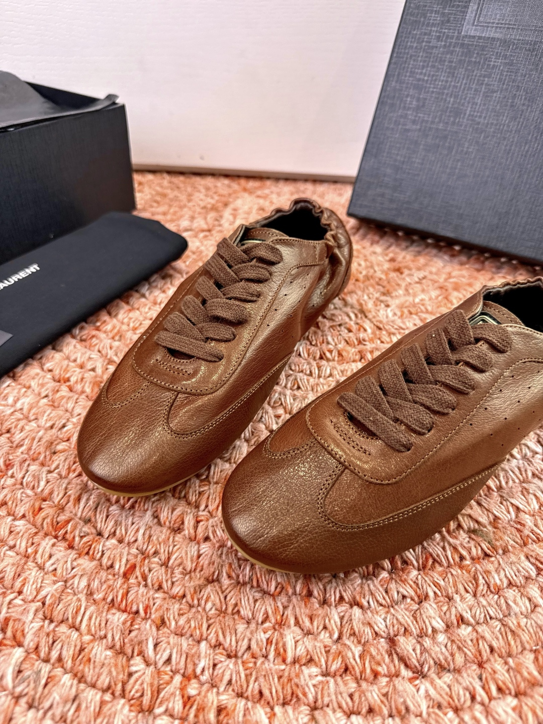 생로랑(YSL) 투웨이 플랫 스니커즈 신발