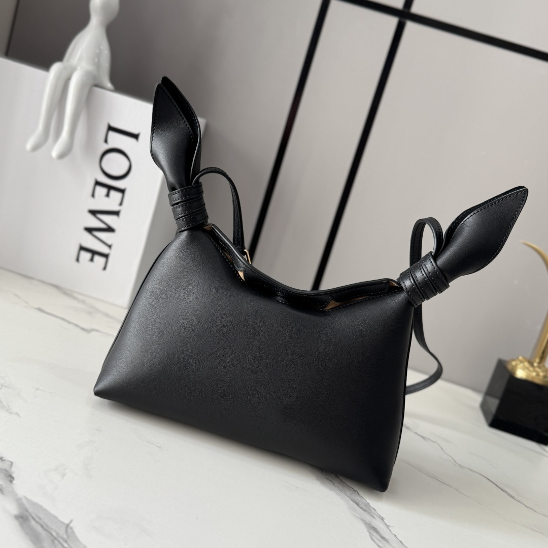 [LOEWE] 로에베 미니 스무스 카프스킨 스카프 백 가방 / BA604