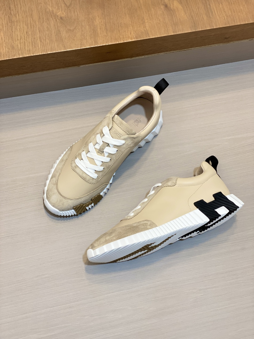 [Hermes] 에르메스 바운싱(Bouncing) 프리미엄 카프스킨 & 고트스킨 스니커즈 신발