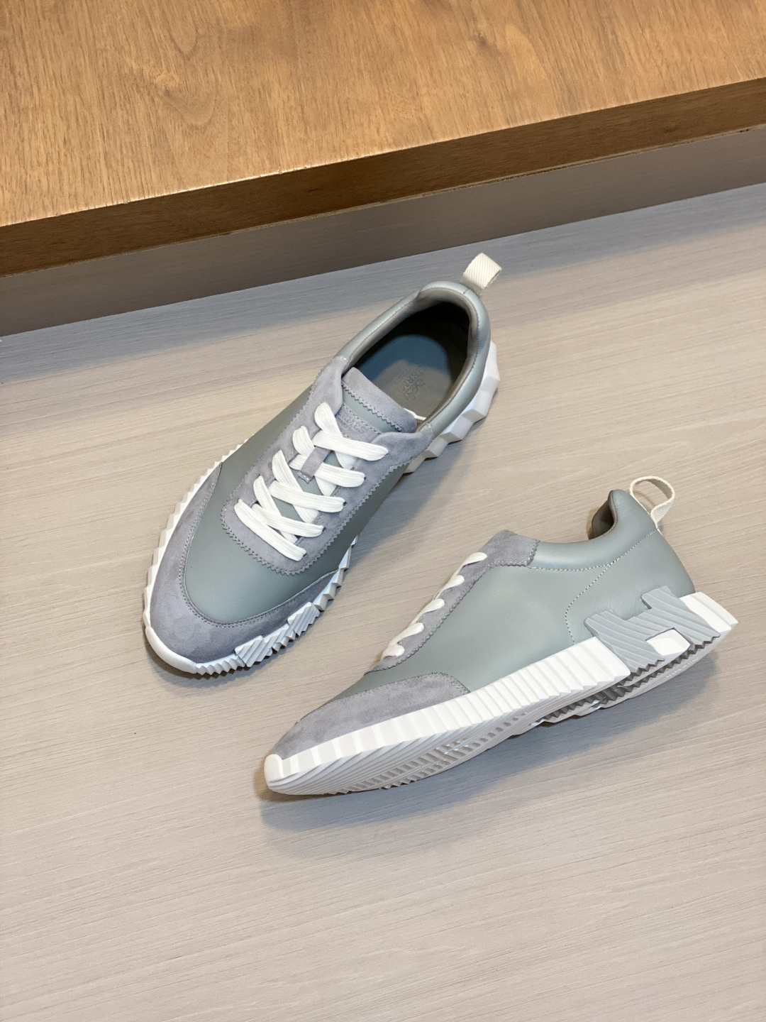 [Hermes] 에르메스 바운싱(Bouncing) 프리미엄 카프스킨 & 고트스킨 스니커즈 신발