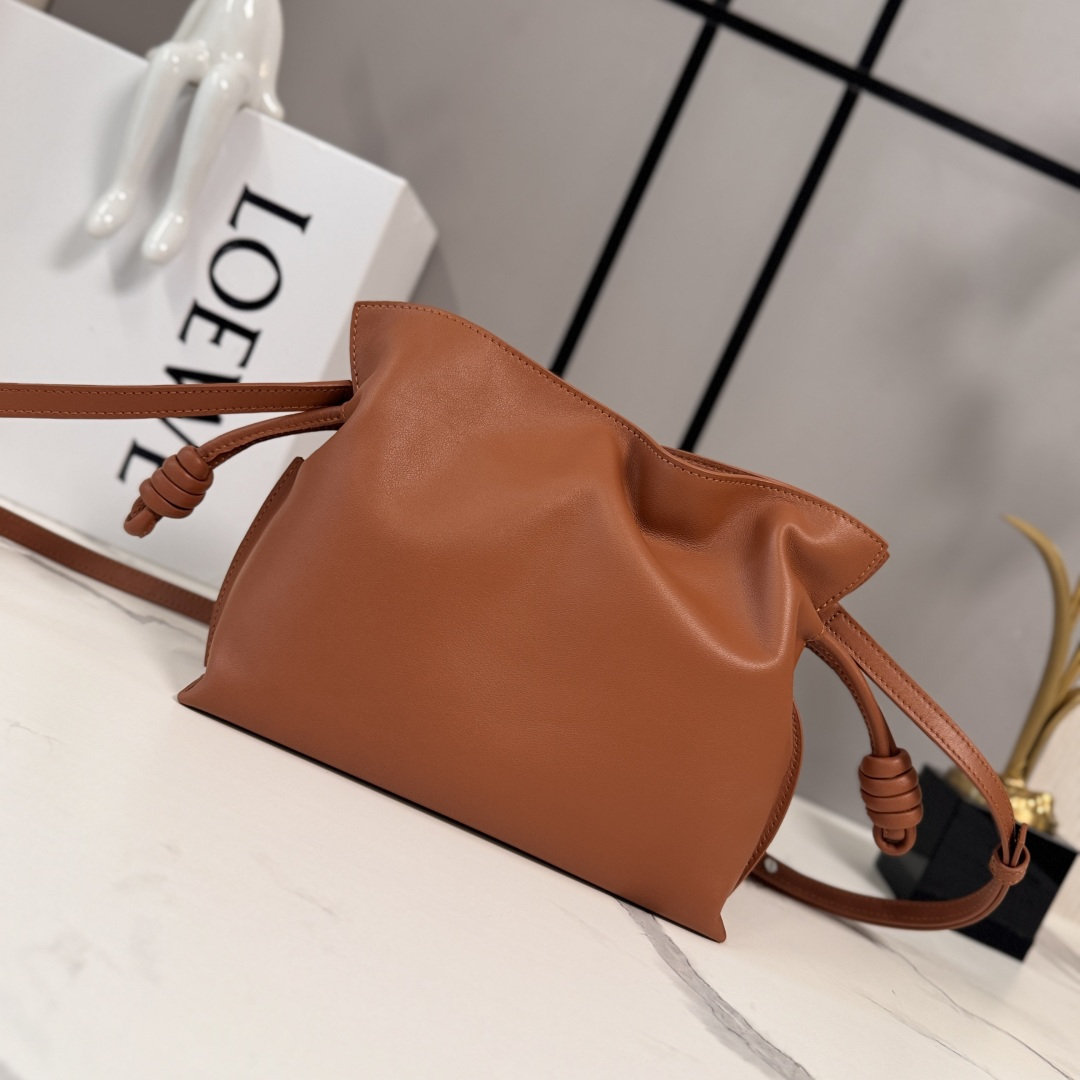 LOEWE 로에베 Flamenco 플라멩코 퍼스 나파 카프스킨 파우치 숄더백 가방