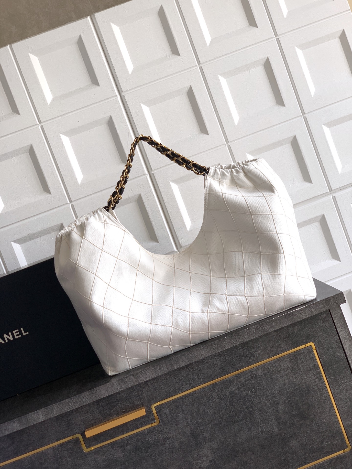 [Chanel] 샤넬 26SS 화이트 CC 로고 캔버스 토트백 가방