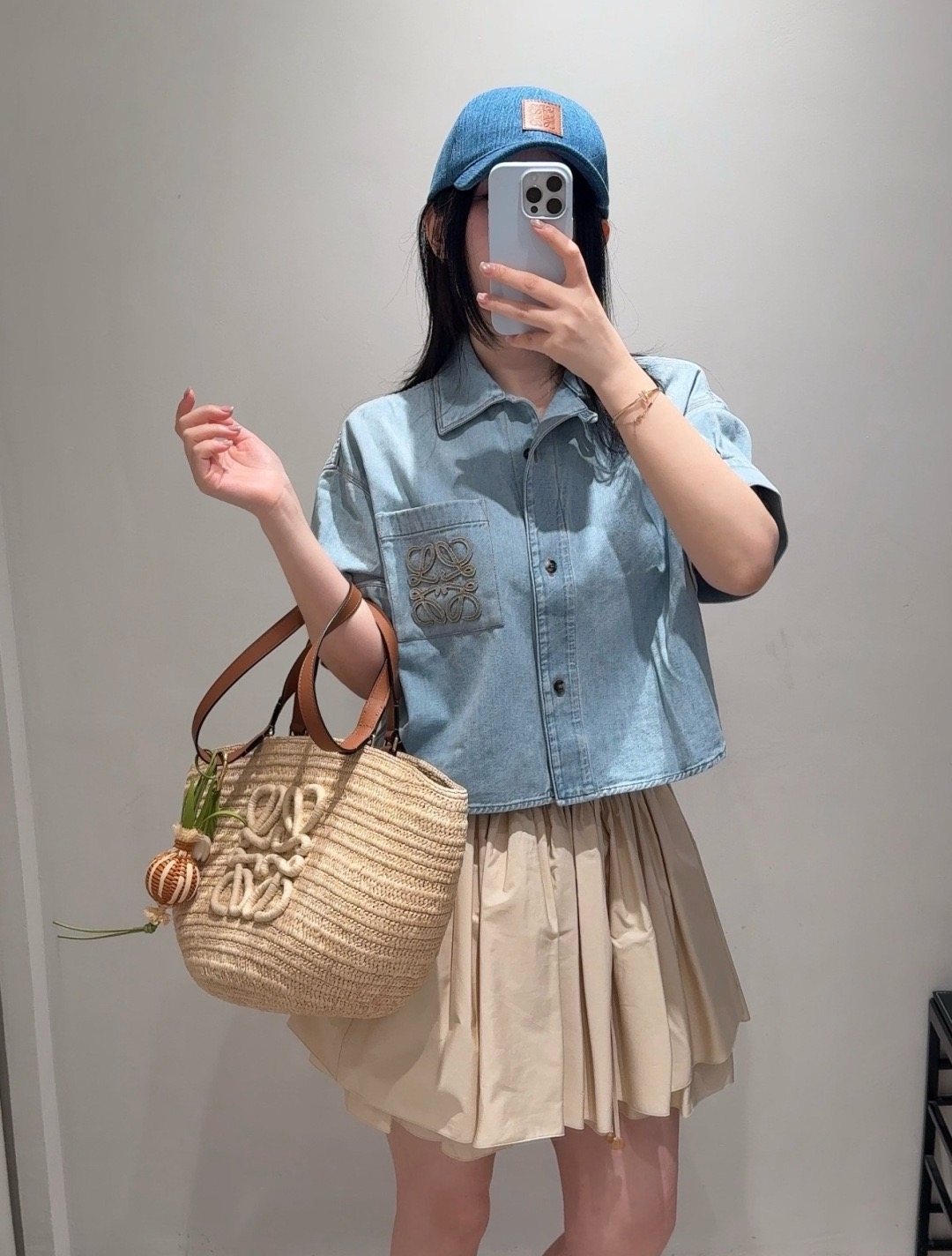 로에베(LOEWE) 아나그램 자수 반팔 데님 셔츠 의류