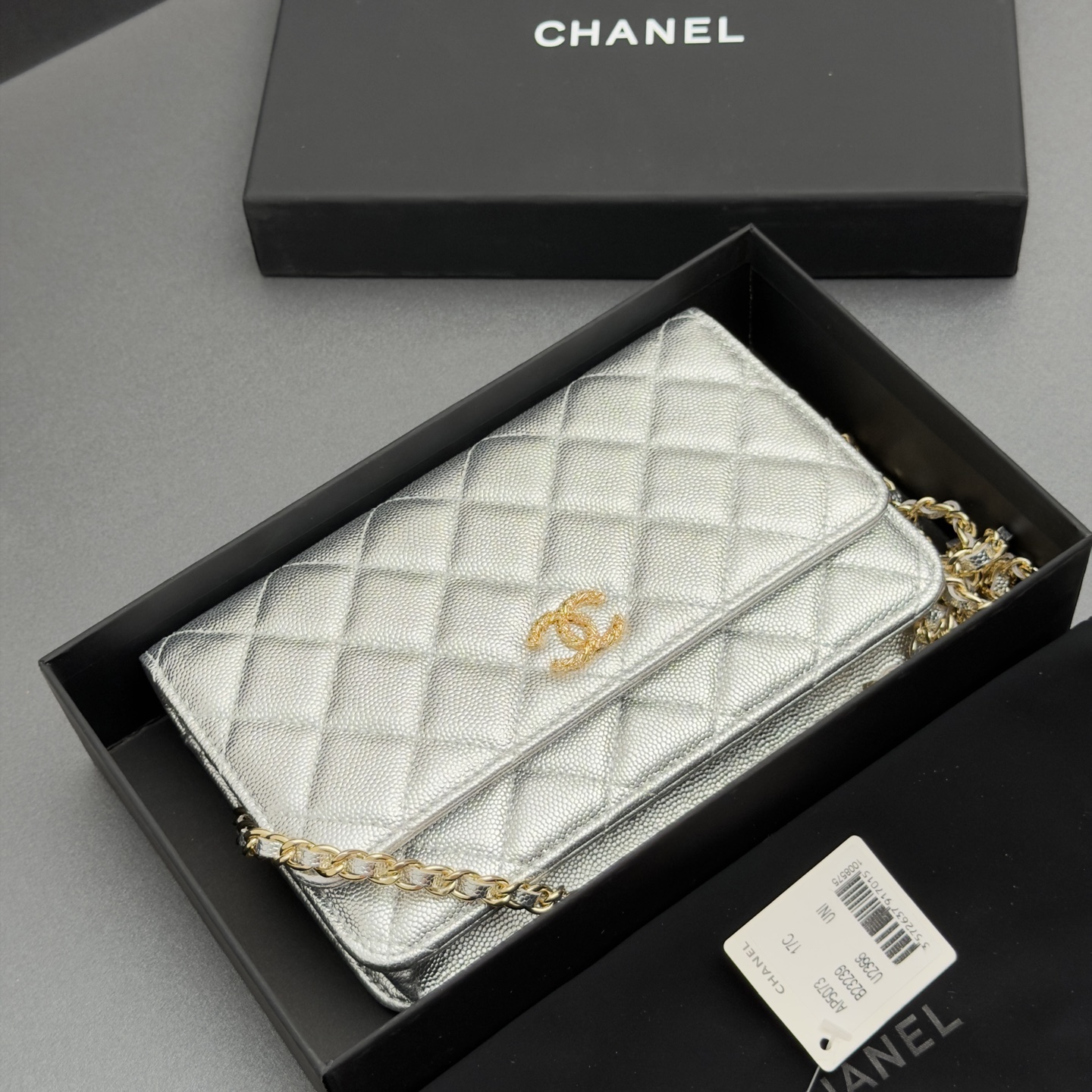 [Chanel] 샤넬 26SS 캐비어 멀티 젬스톤 체인 아코디언 플랩백 (WOC) 가방