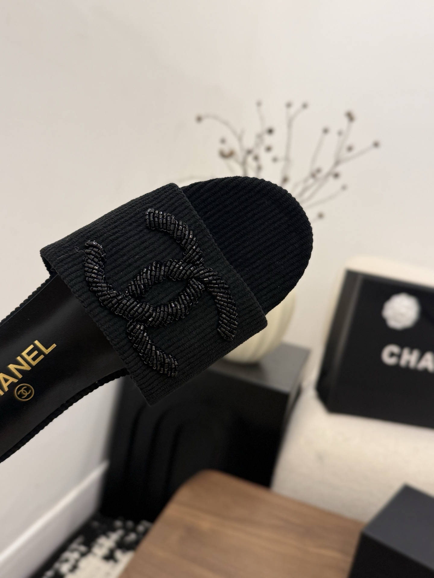 샤넬(CHANEL) 로고 스트라이프 플랫 슬리퍼 신발