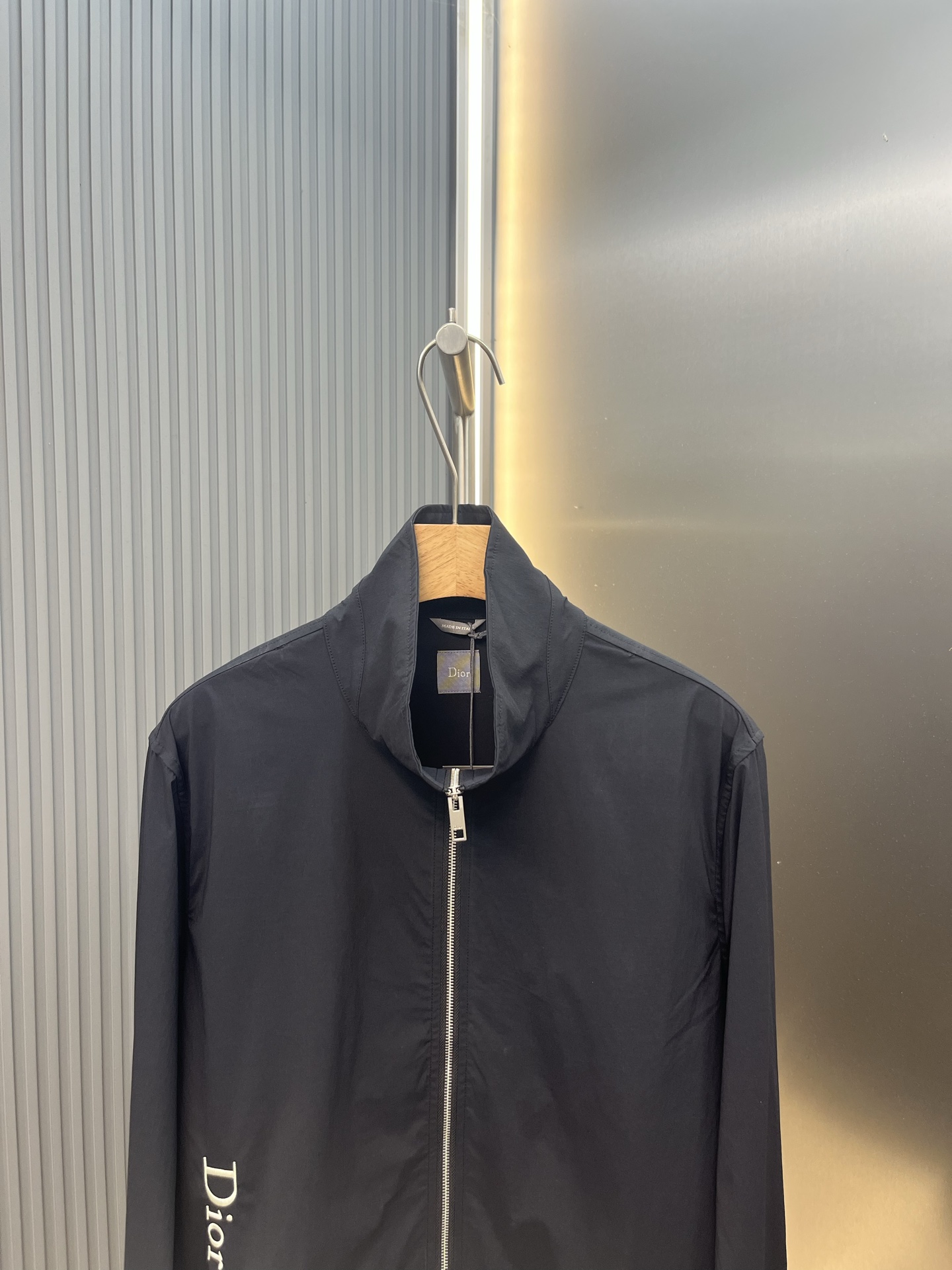 디올(DIOR) 로고 자수 스탠드 칼라 집업 재킷 상의 의류