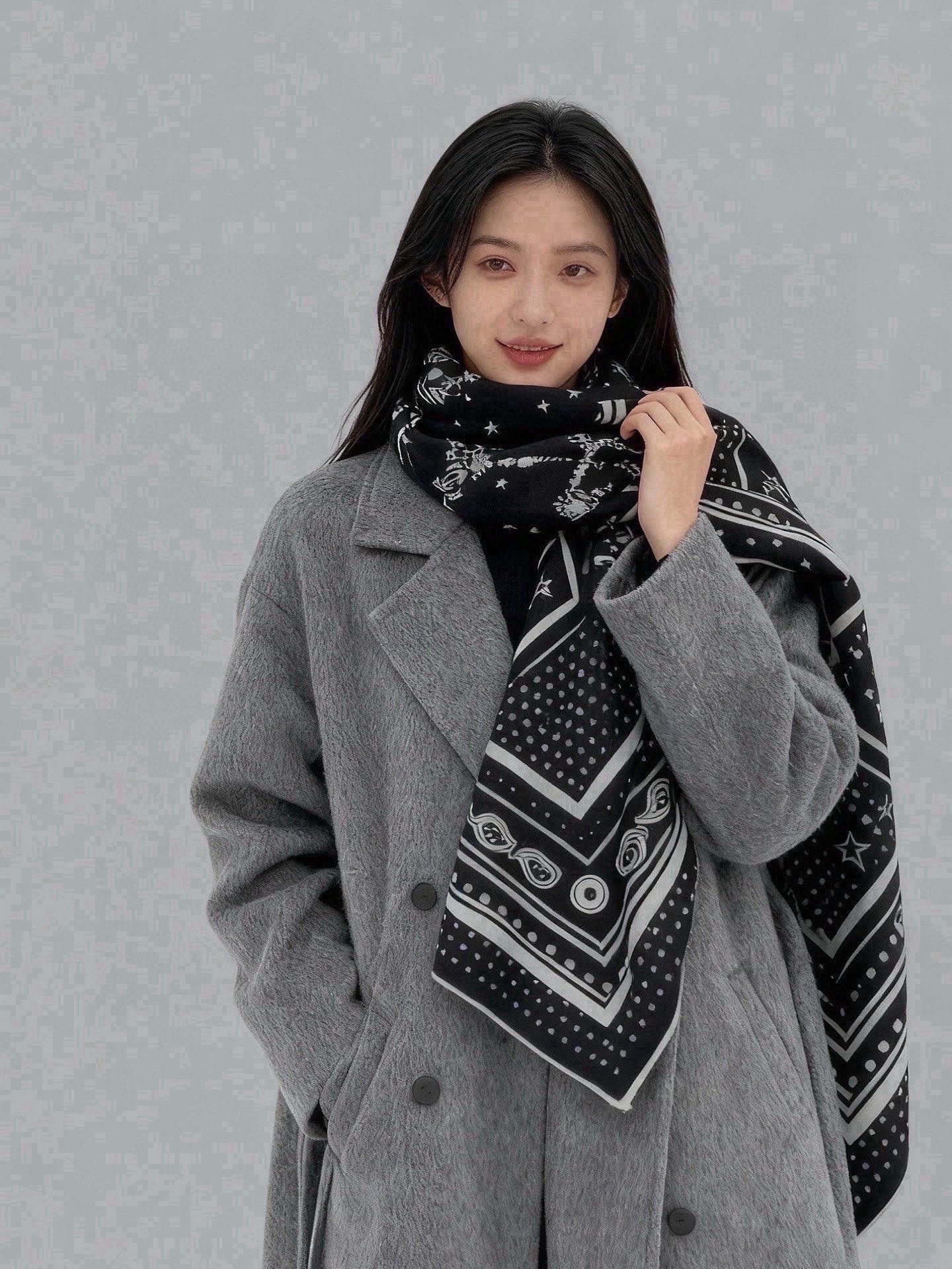 에르메스(HERMES) 그래픽 패턴 캐시미어 실크 숄 목도리 스카프