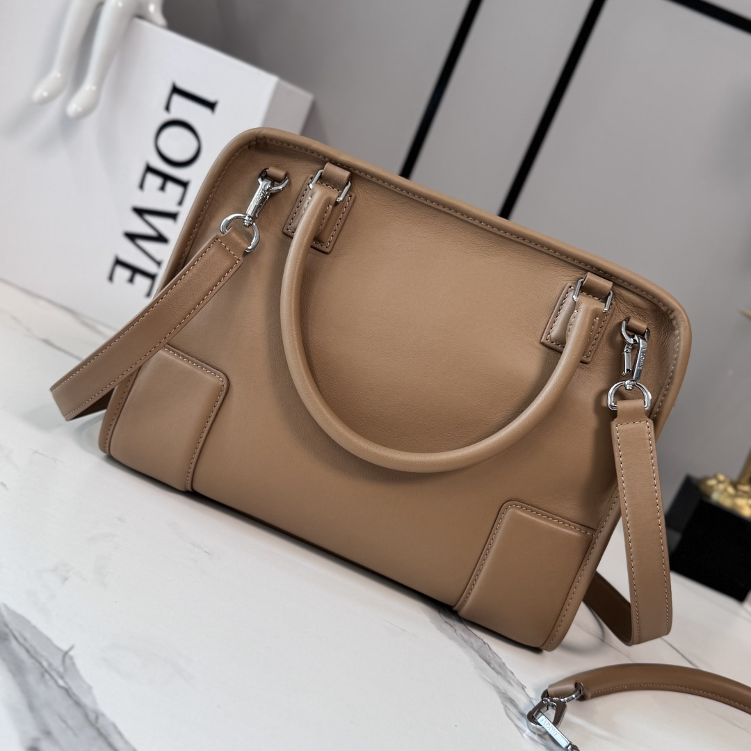 Loewe 로에베 아마조나(Amazona) 180 미디엄 소프트 레더 백 가방