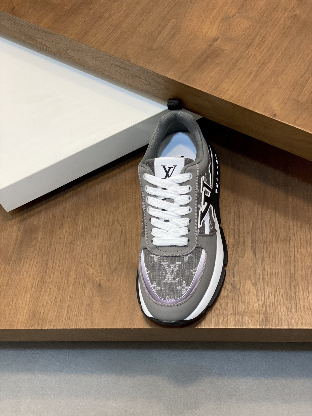 [Louis Vuitton] LV 루이비통 스크립트 로고 LV 트레이너 스니커즈 신발
