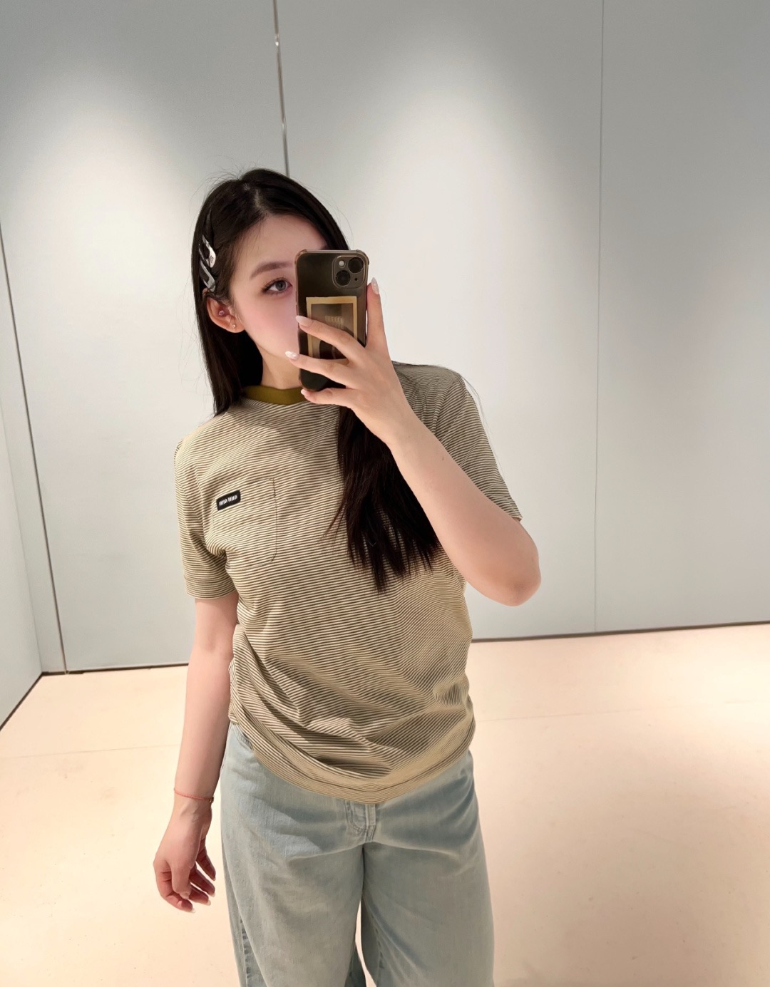 미우미우(MiuMiu) 배색 스트라이프 반팔 티셔츠 의류