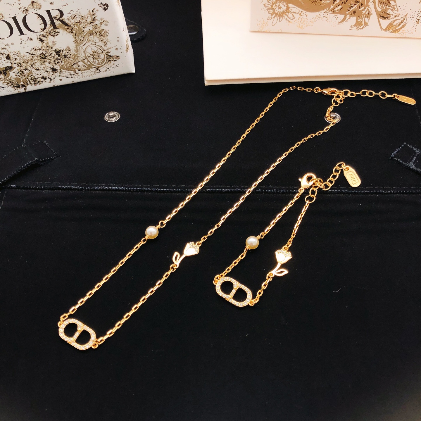 디올(DIOR) 로즈 플라워 목걸이 악세사리