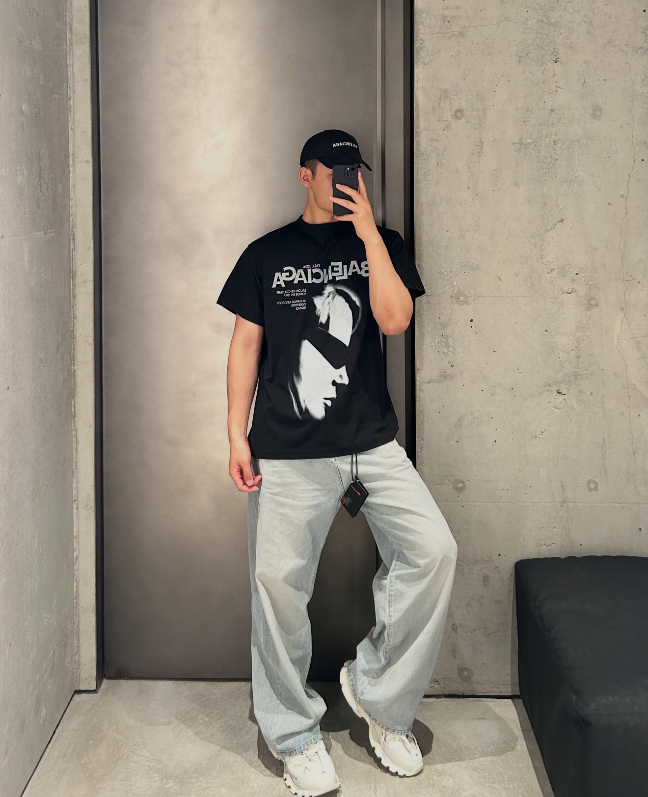 발렌시아가(BALENCIAGA) 다크 시리즈 인물 프린트 반팔 티셔츠 의류