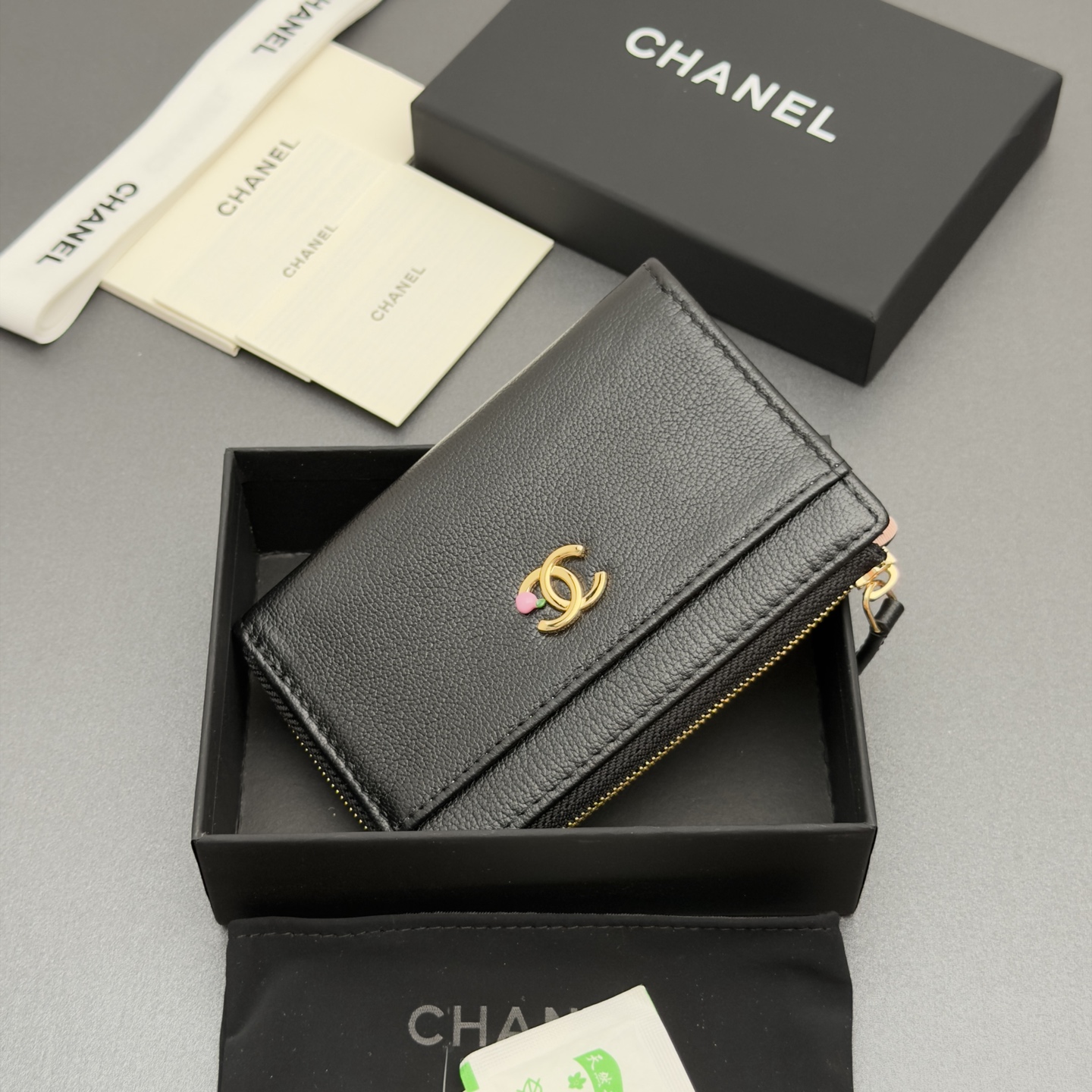[Chanel] 샤넬 메탈 로고 지퍼 카드/코인 지갑