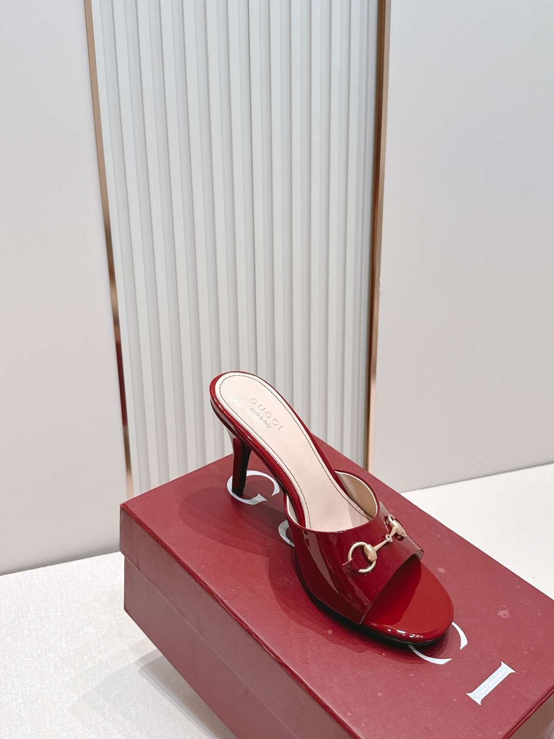 구찌(GUCCI) 홀스빗 모노그램 뮬 힐 신발