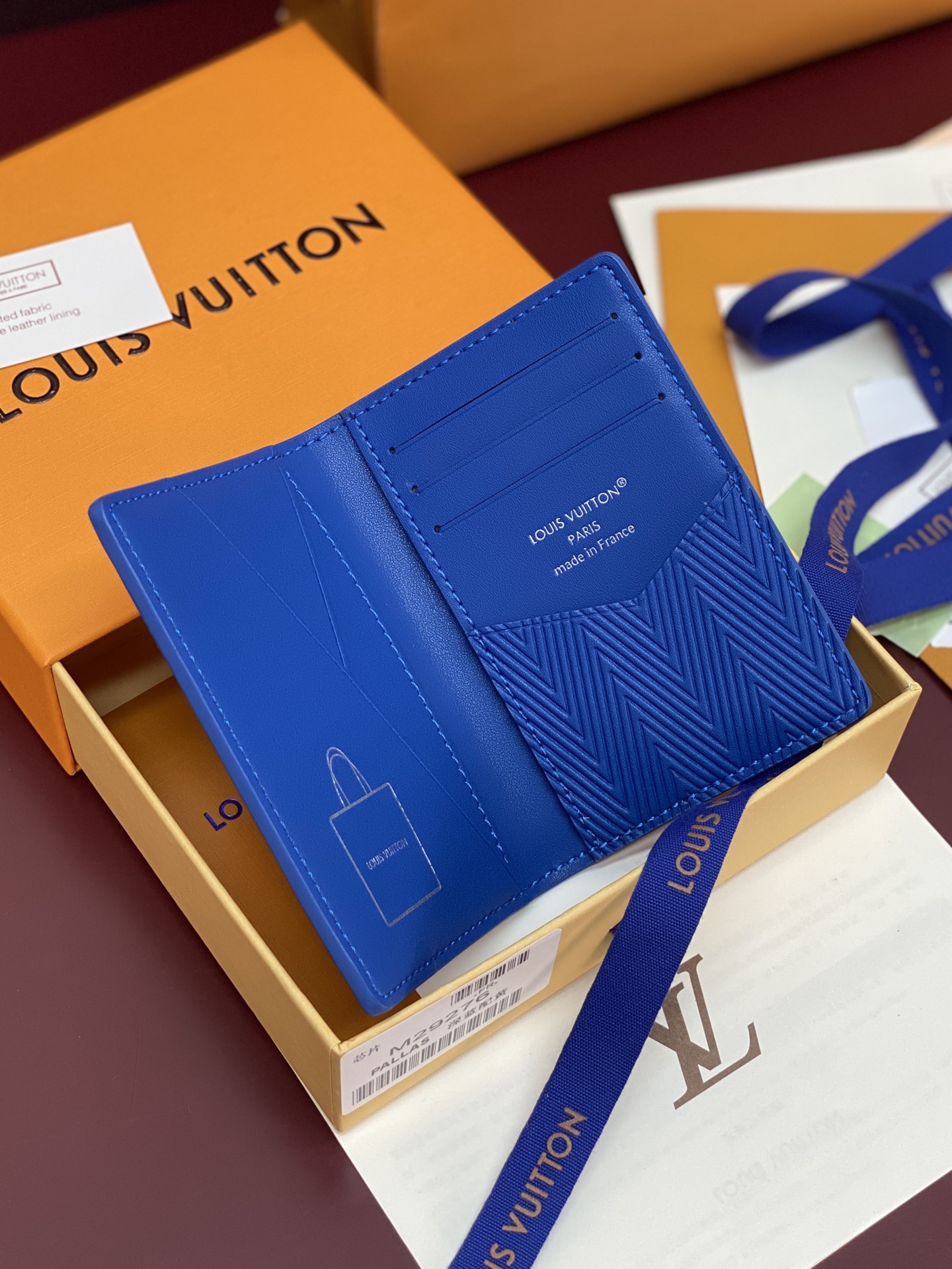 [Louis Vuitton] LV 루이비통 쇼퍼백 모티브 포켓 월렛 지갑