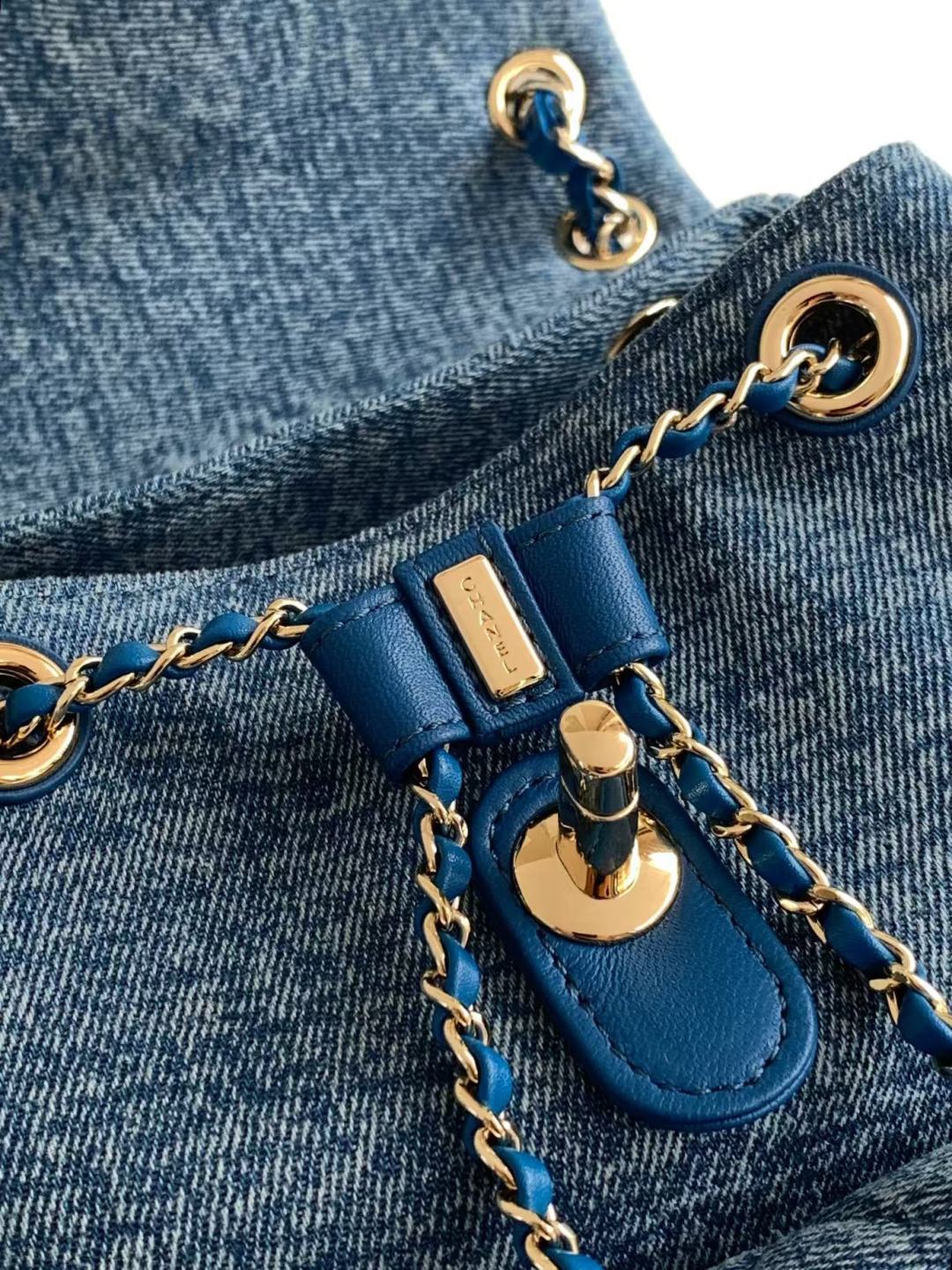 Chanel 샤넬 26SS 두마(Duma) 데님 라지 백팩 (AS3618) 가방