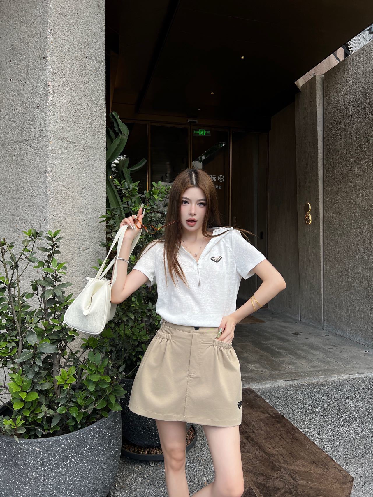 PRADA 프라다 하이엔드 텍스처 미니 스커트 팬츠 의류