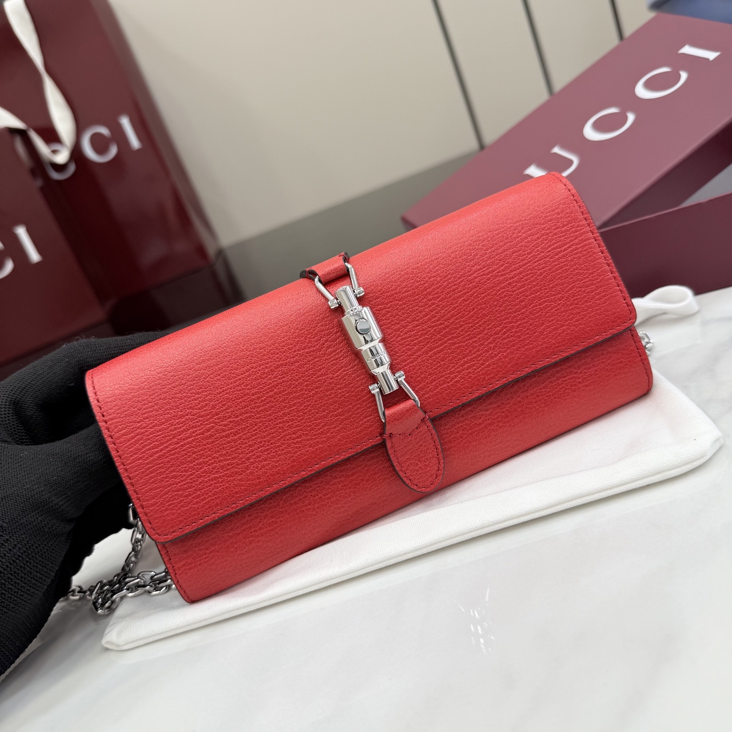 [Gucci] 구찌 26SS Jackie 재키 1961 레더 체인 월렛 (WOC - 브라이트 레드) 지갑