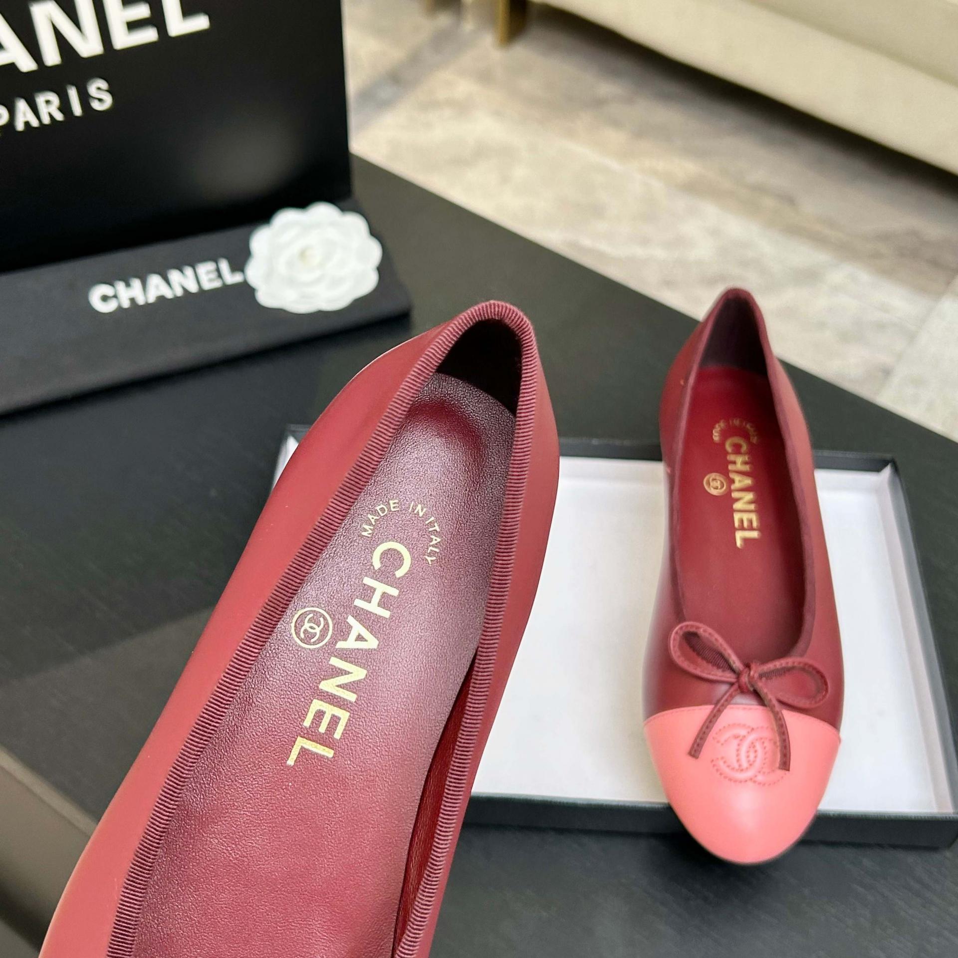 샤넬(CHANEL) 리본 배색 발레리나 플랫슈즈 신발