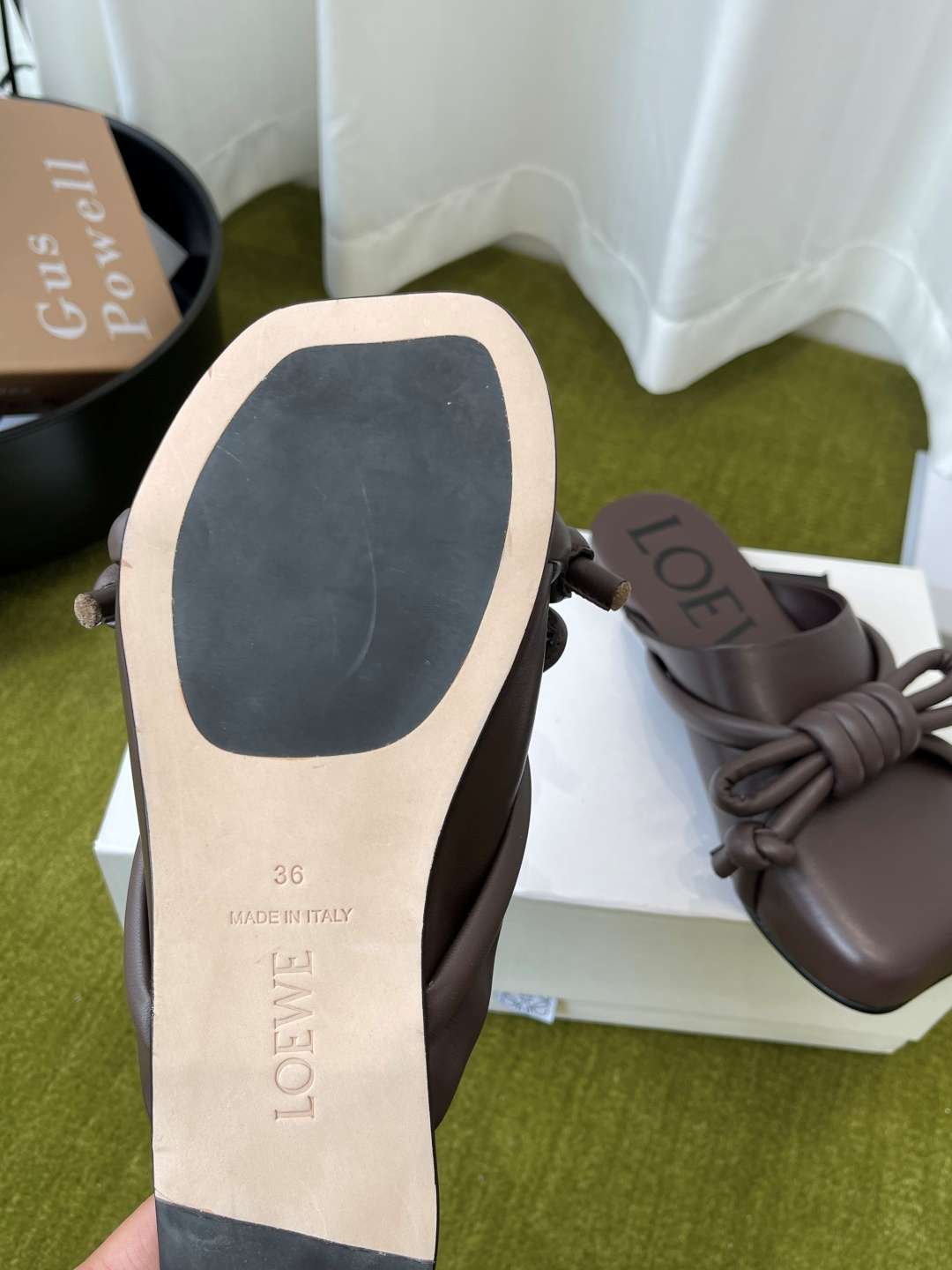 로에베(LOEWE) 매듭 스트랩 백리스 슬리퍼 신발