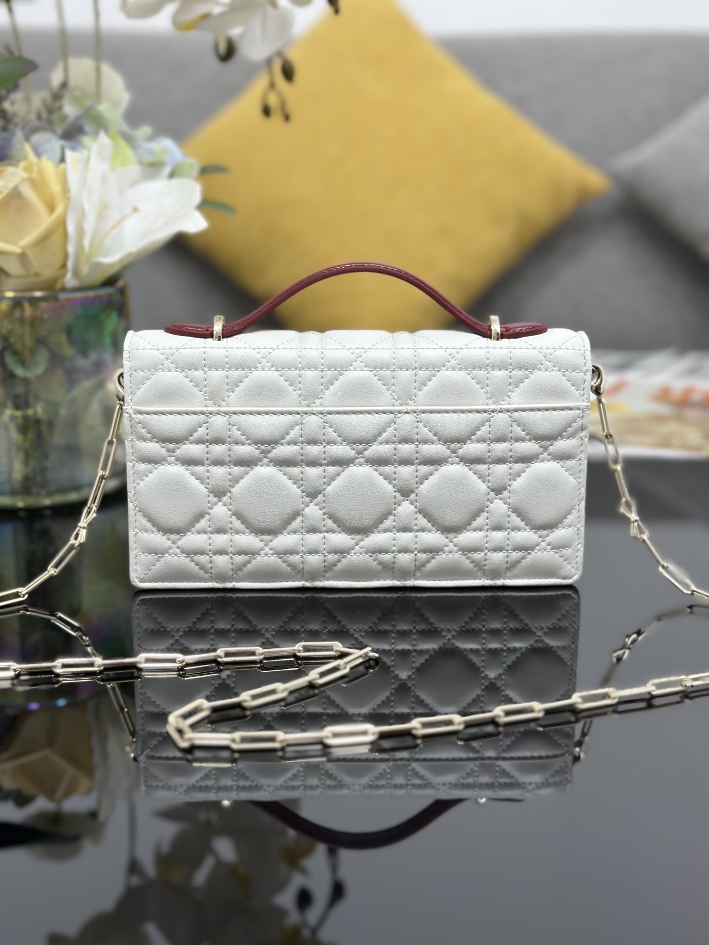 [Dior] 디올 미스 디올(Miss Dior) 보우 램스킨 탑핸들 체인 파우치 (WOC) 가방