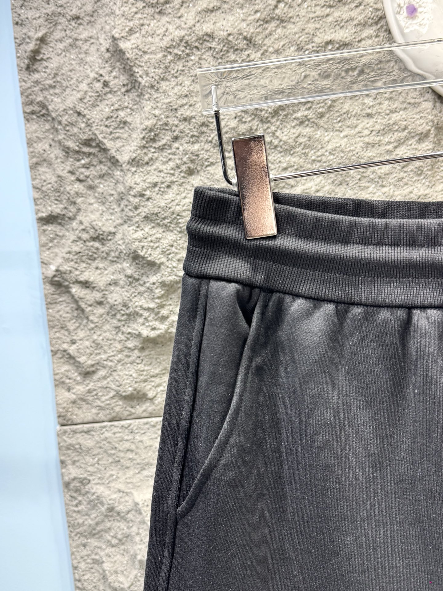 로에베(LOEWE) 로고 자수 스웨트 쇼츠 바지 의류