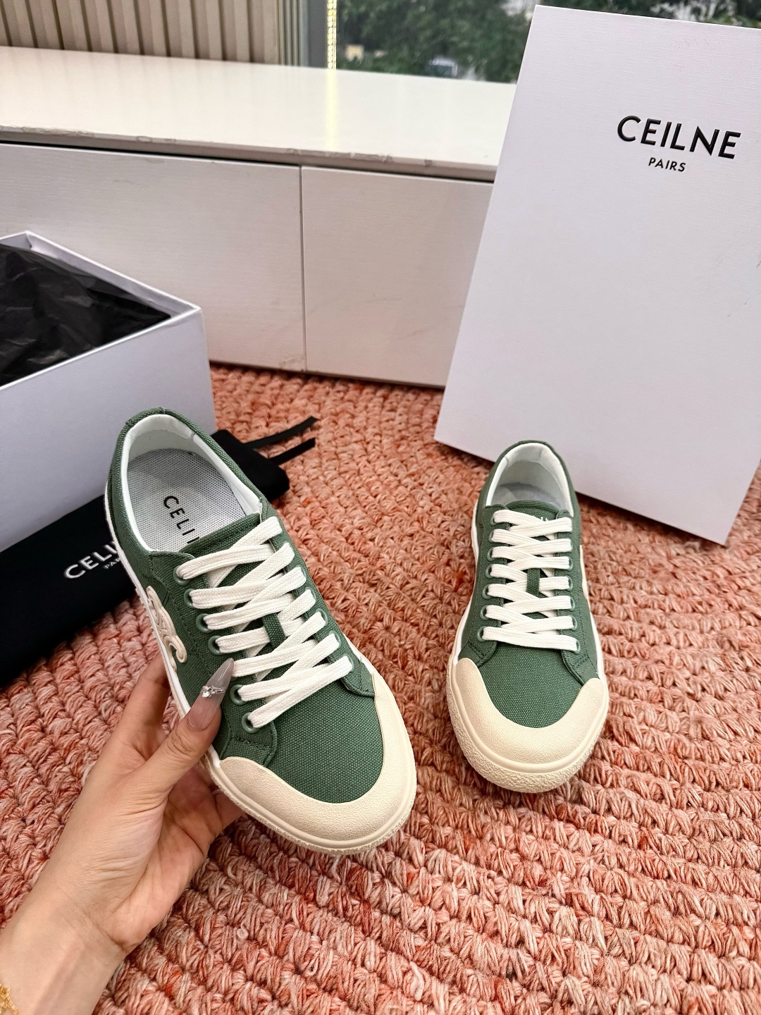 셀린느(CELINE) 트리오페 로고 스니커즈 신발