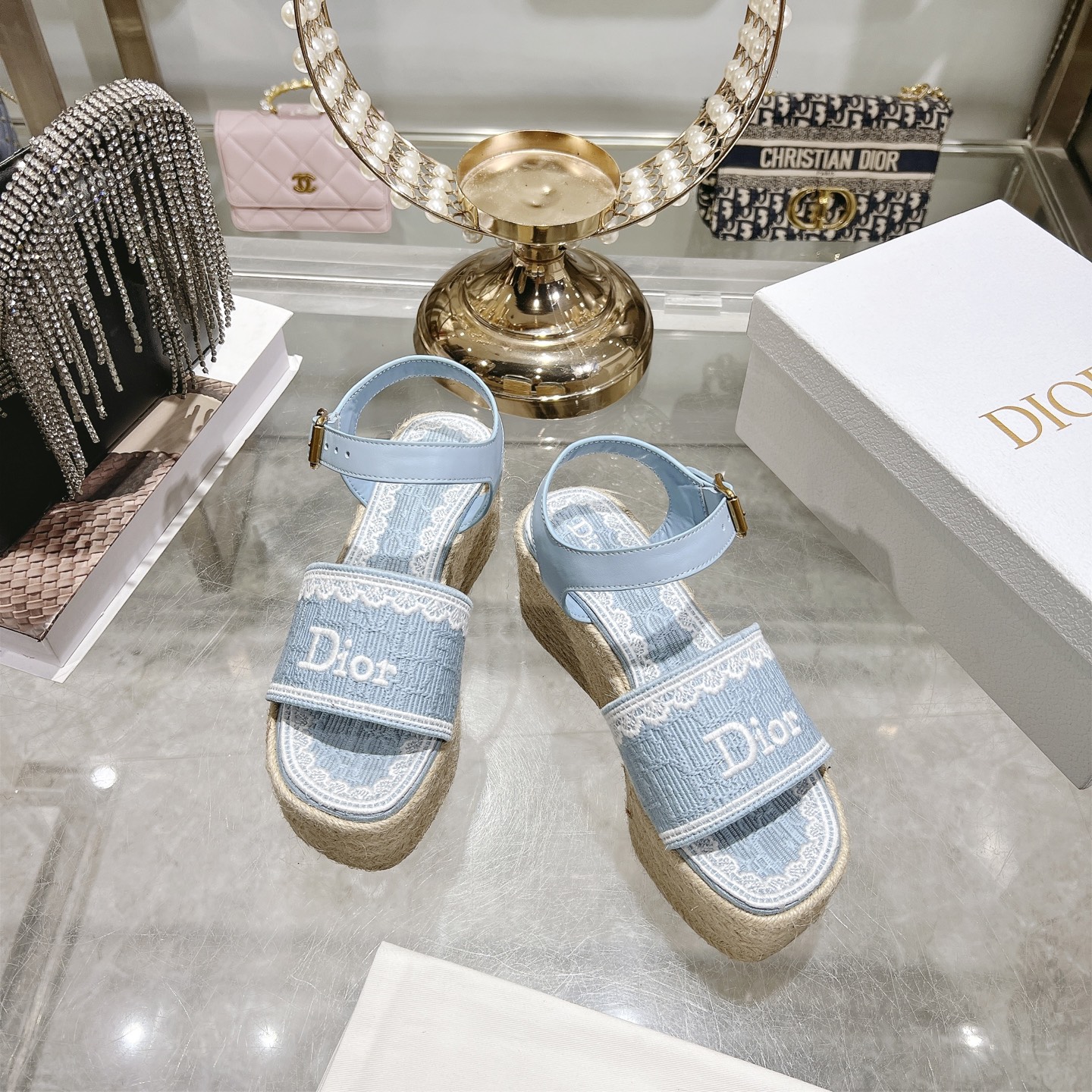 디올(DIOR) Dway 로고 자수 에스파드류 웨지 샌들 신발