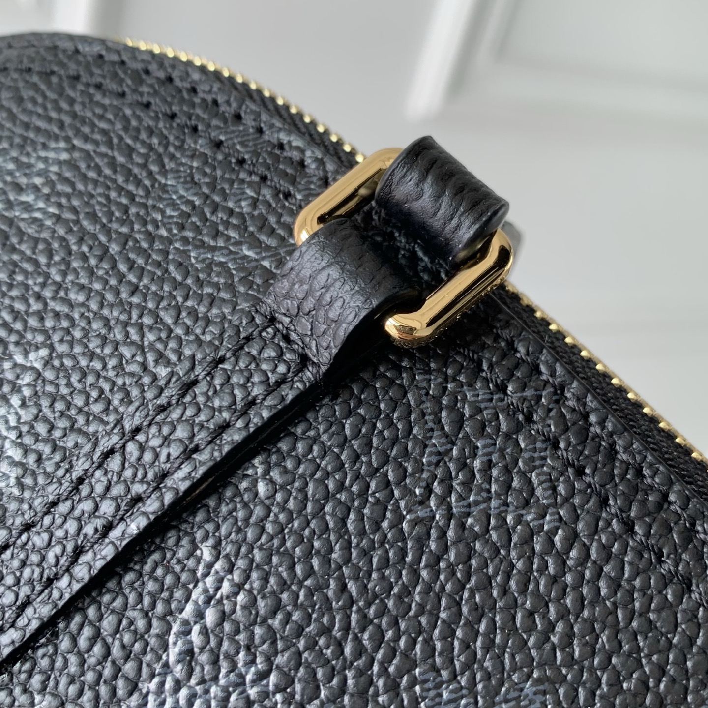 LOUIS VUITTON LV 루이비통 스콰이어 이스트-웨스트 백 (모노그램 잉크) 가방