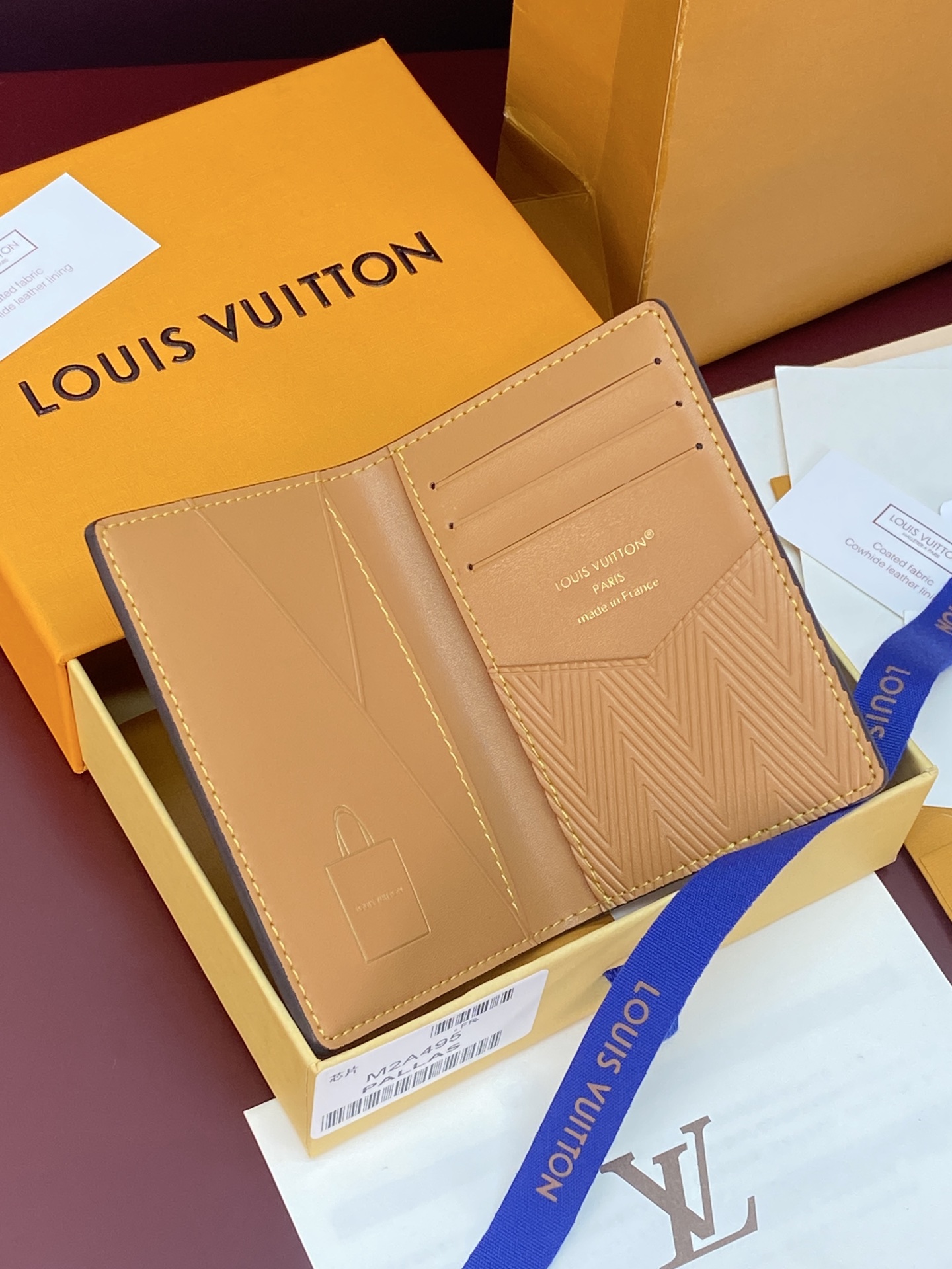 [Louis Vuitton] LV Packaging 루이비통 쇼퍼백 모티브 포켓 월렛 모노그램 (칩 내장형) 지갑 M2A495