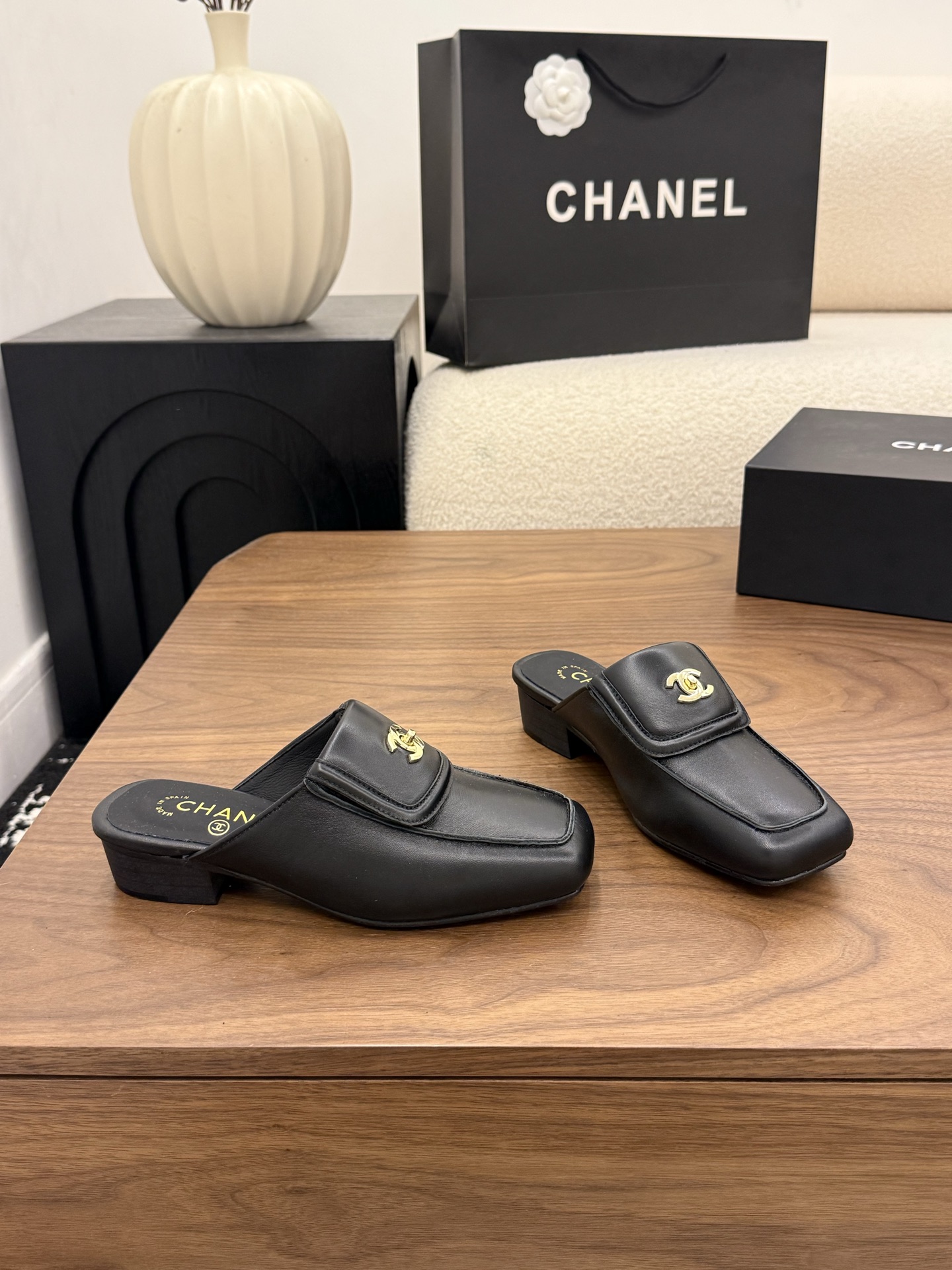 샤넬(CHANEL) 스퀘어토 미들굽 슬리퍼 신발