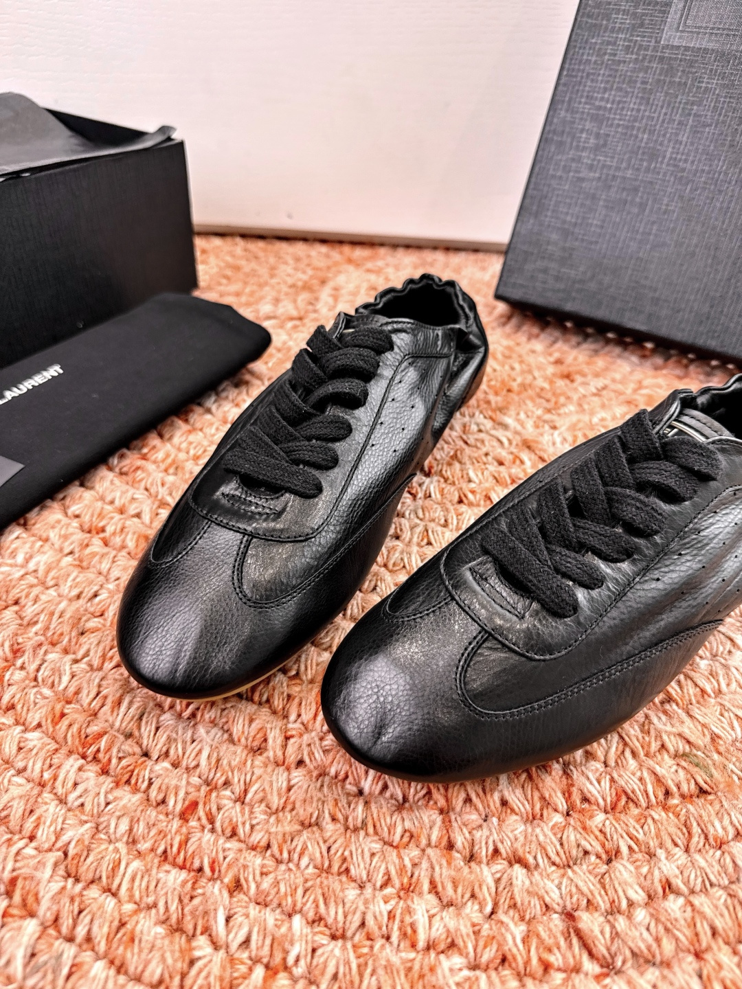 생로랑(YSL) 투웨이 플랫 스니커즈 신발
