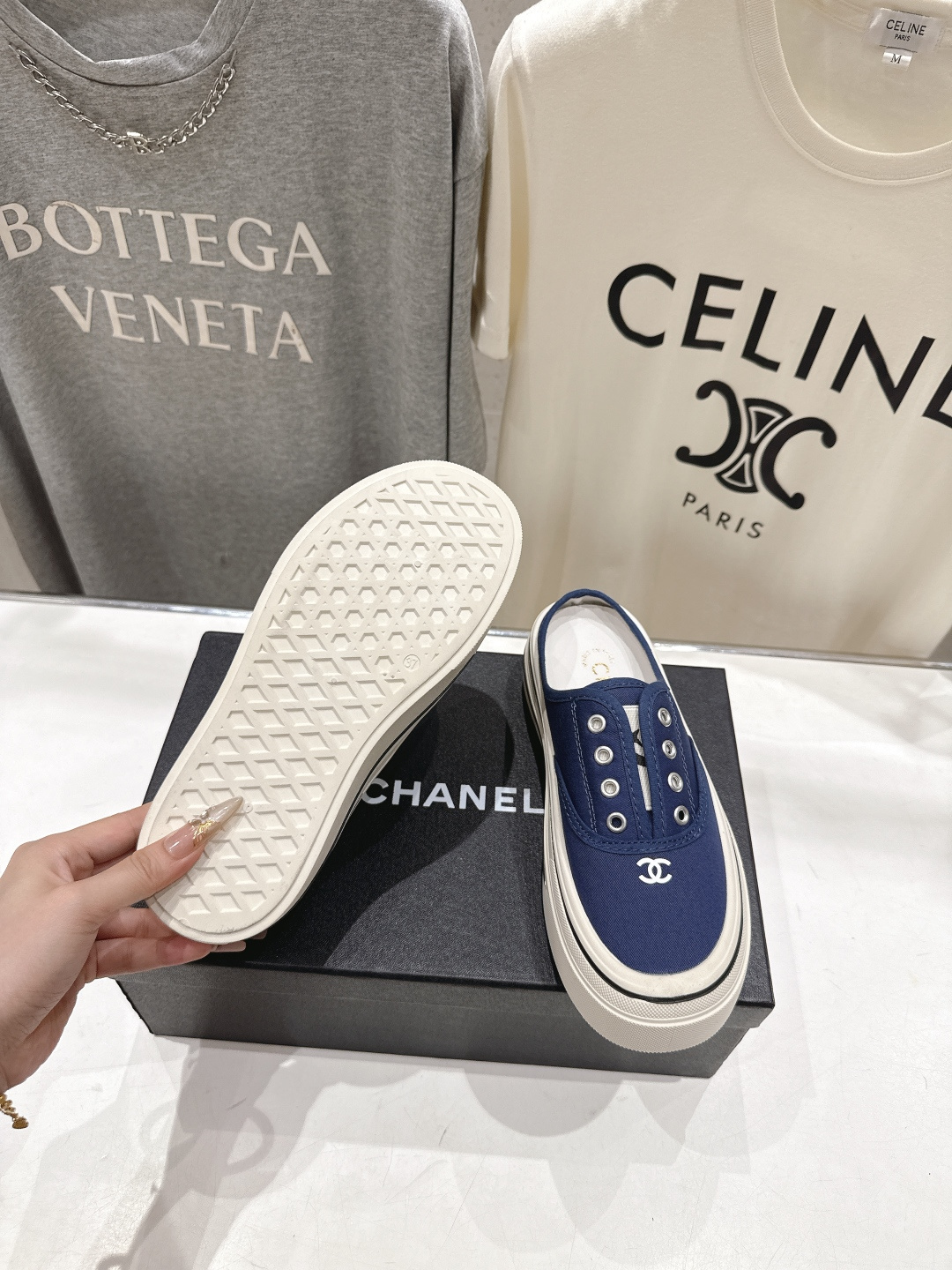 샤넬(CHANEL) 캔버스 뮬 스니커즈 신발