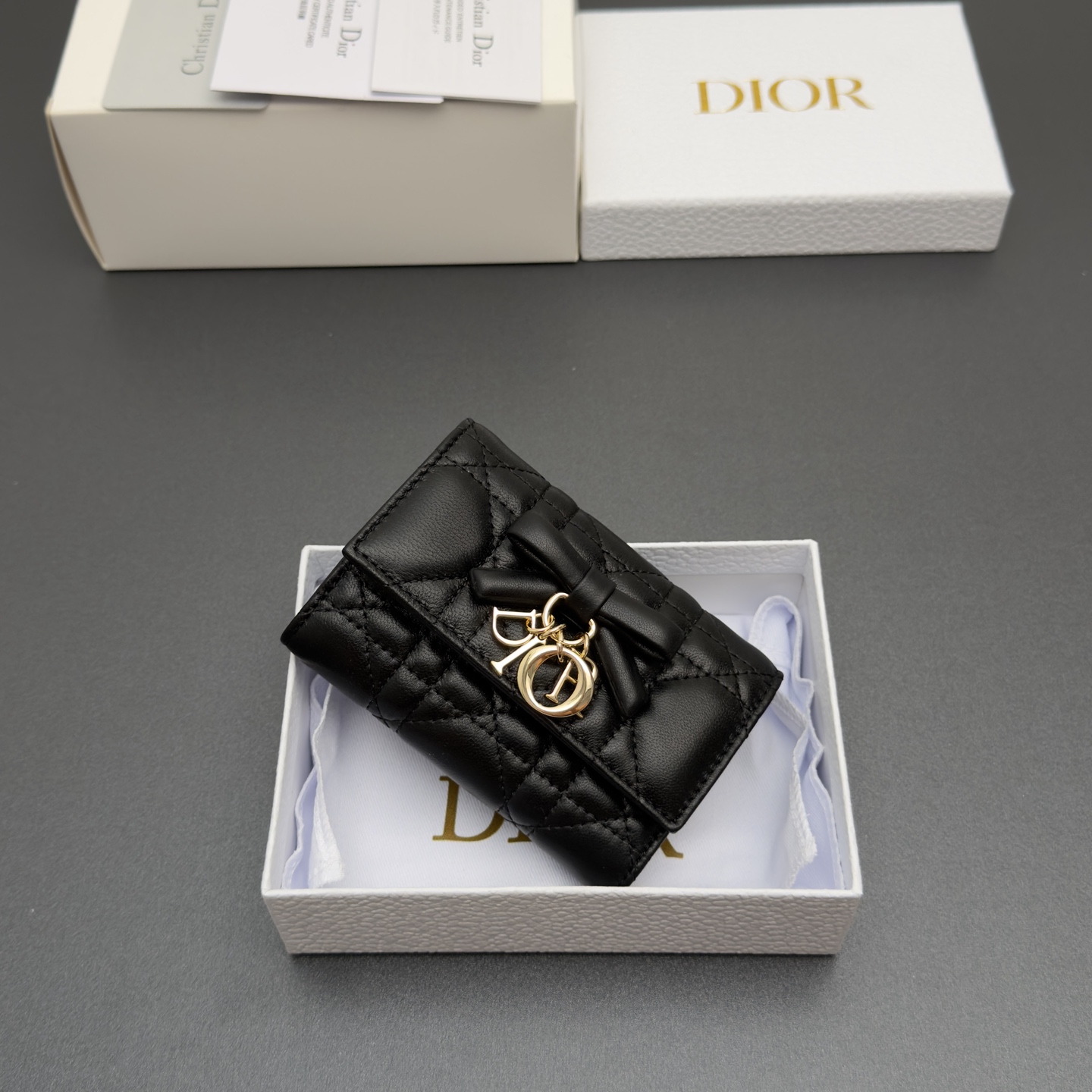 [Dior] 디올 Lady Freesia 레이디 프리지아 까나쥬 램스킨 지퍼 미니 지갑 / S2607
