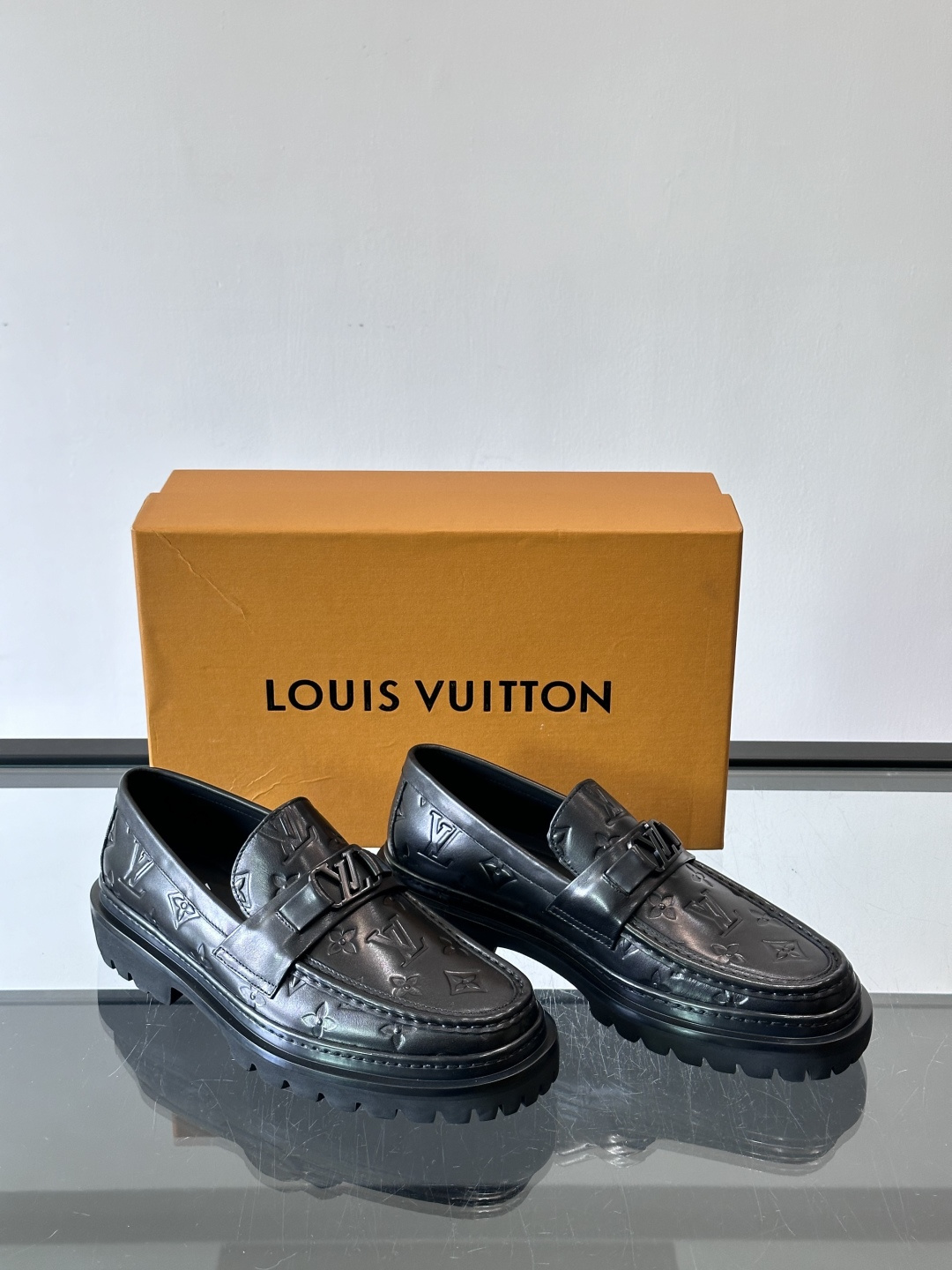 [Louis Vuitton] LV 루이비통 모노그램 레더 로퍼 구두 신발