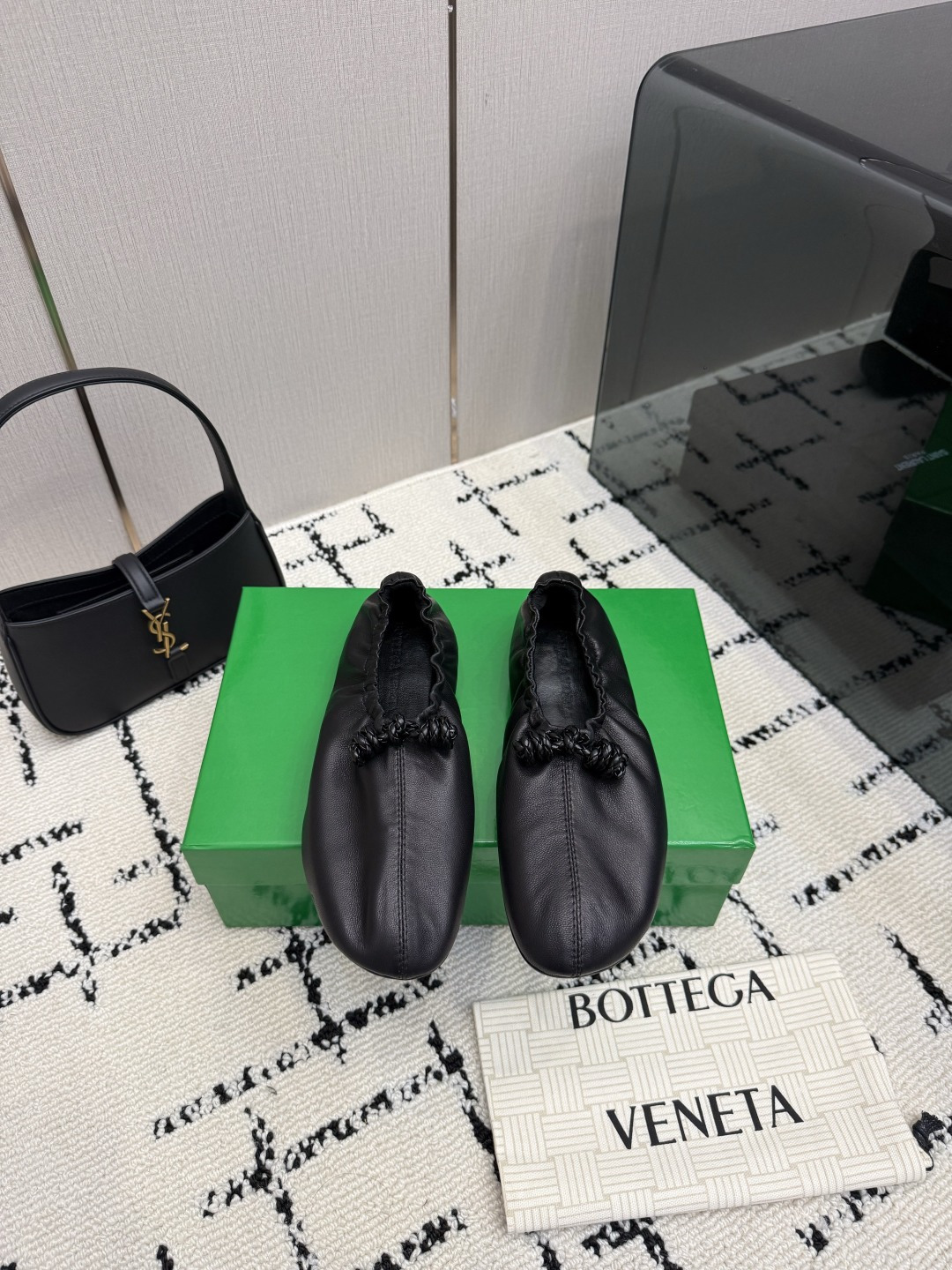 보테가 베네타(BOTTEGA VENETA) 인트레치아토 발레리나 플랫 신발