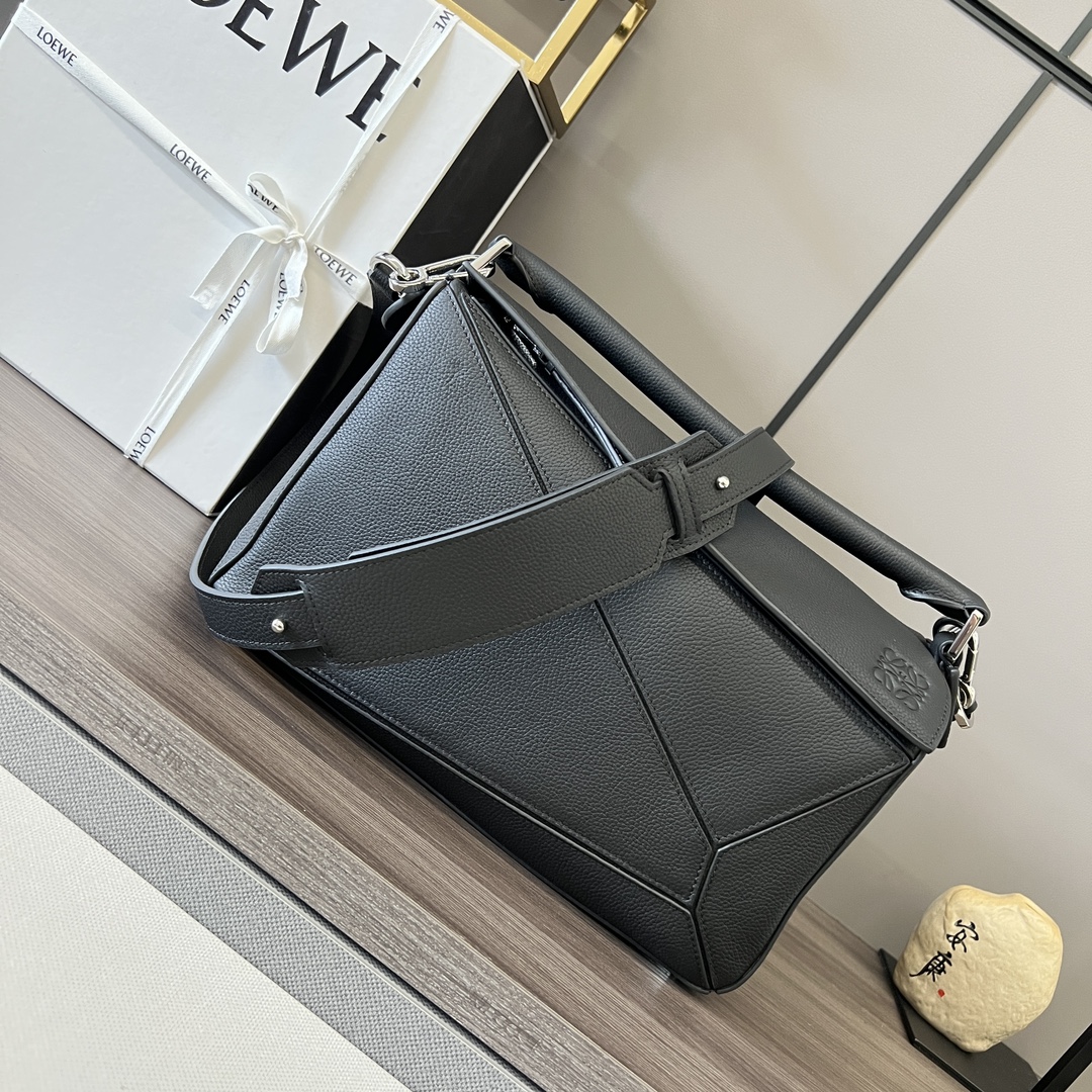 Loewe Puzzle Edge 로에베 퍼즐 라지 백 가방