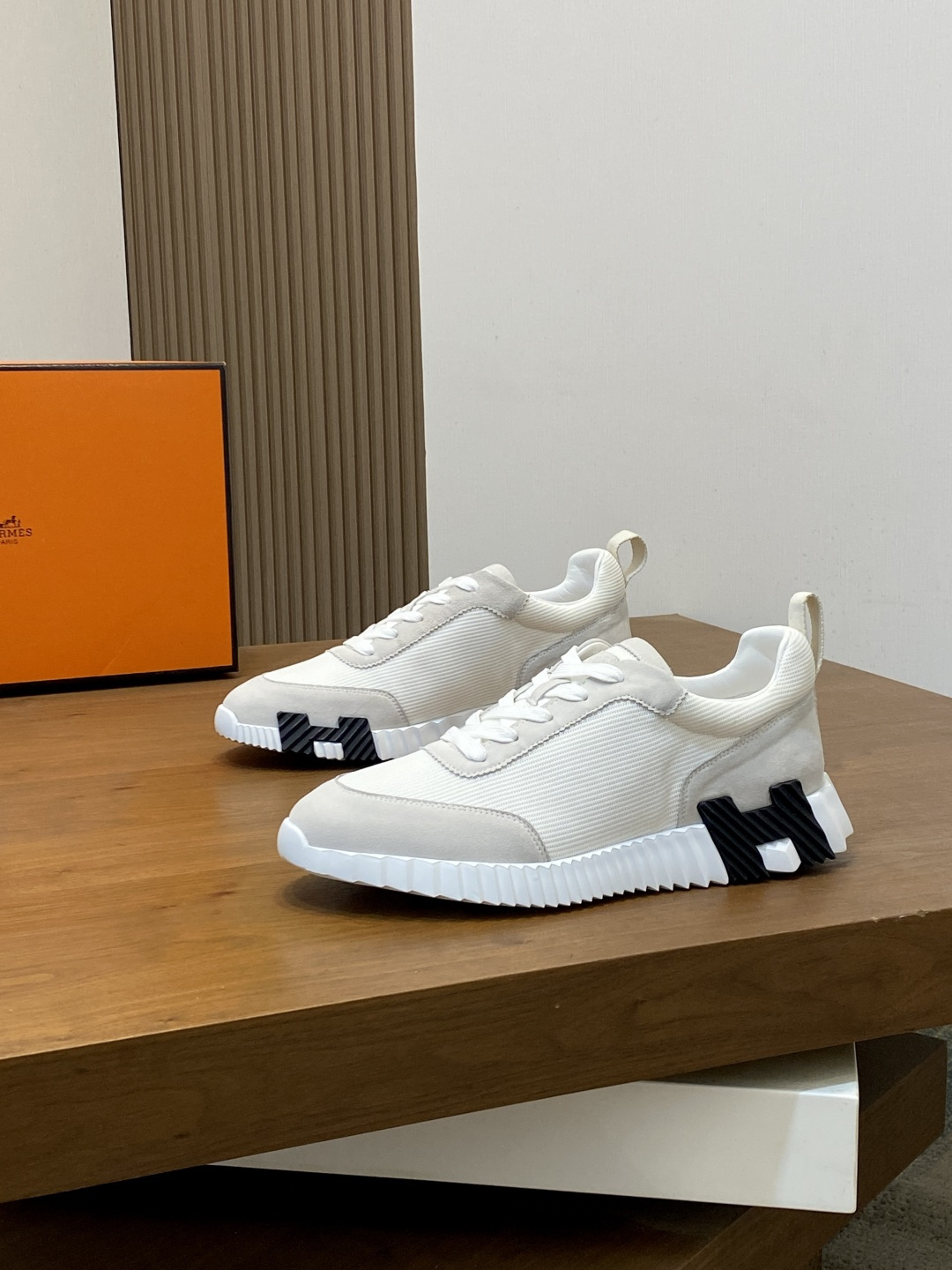 [Hermes] 에르메스 바운싱(Bouncing) 프리미엄 카프스킨, 스웨이드 & 메시 콤비 스니커즈 신발