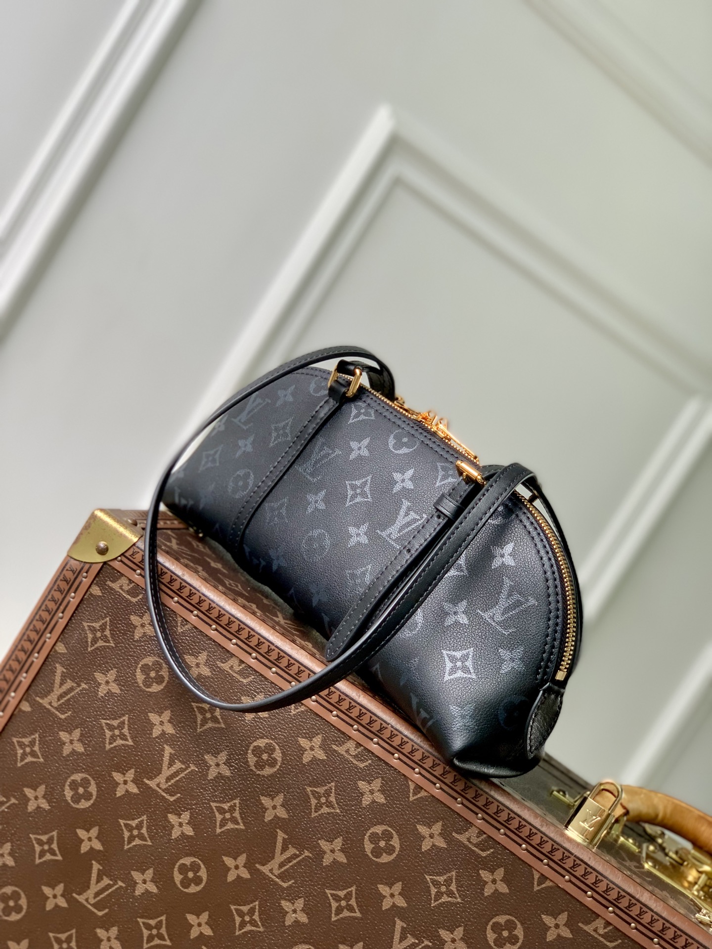 Louis Vuitton Squire East-West LV 루이비통 숄더백 가방