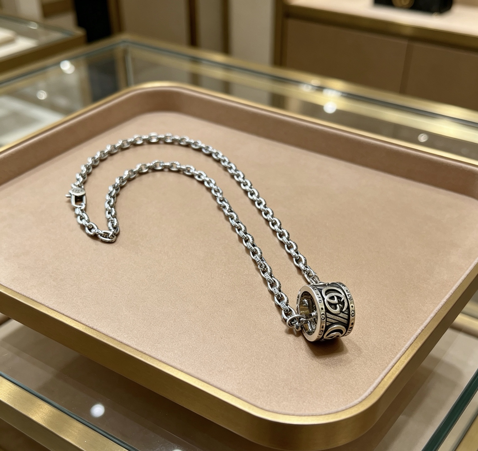 구찌(GUCCI) 더블 G 아트 펜던트 목걸이 악세사리