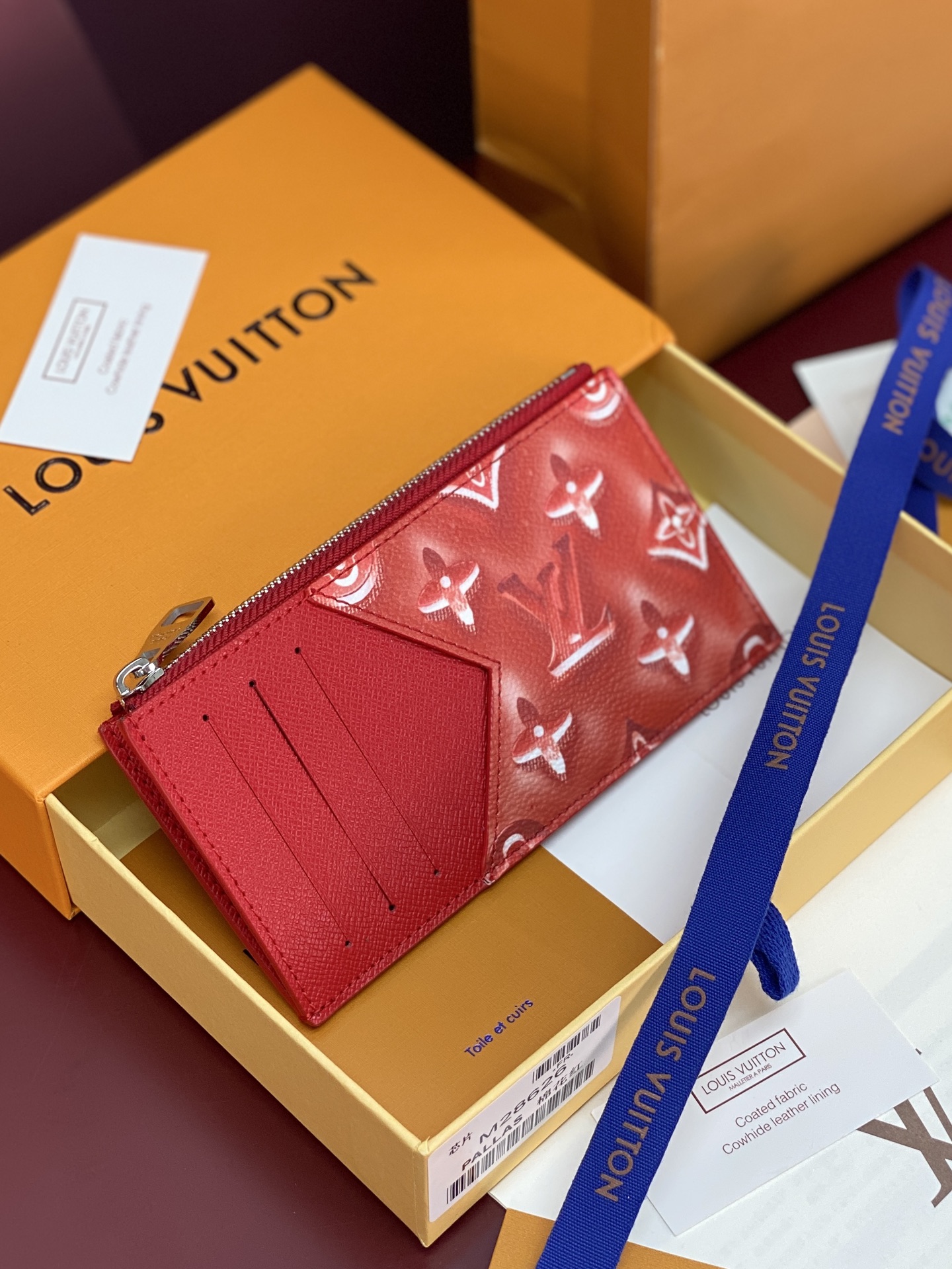 [Louis Vuitton] LV 루이비통 타이카 모노그램 코인 카드 홀더 (코튼 레드) 지갑